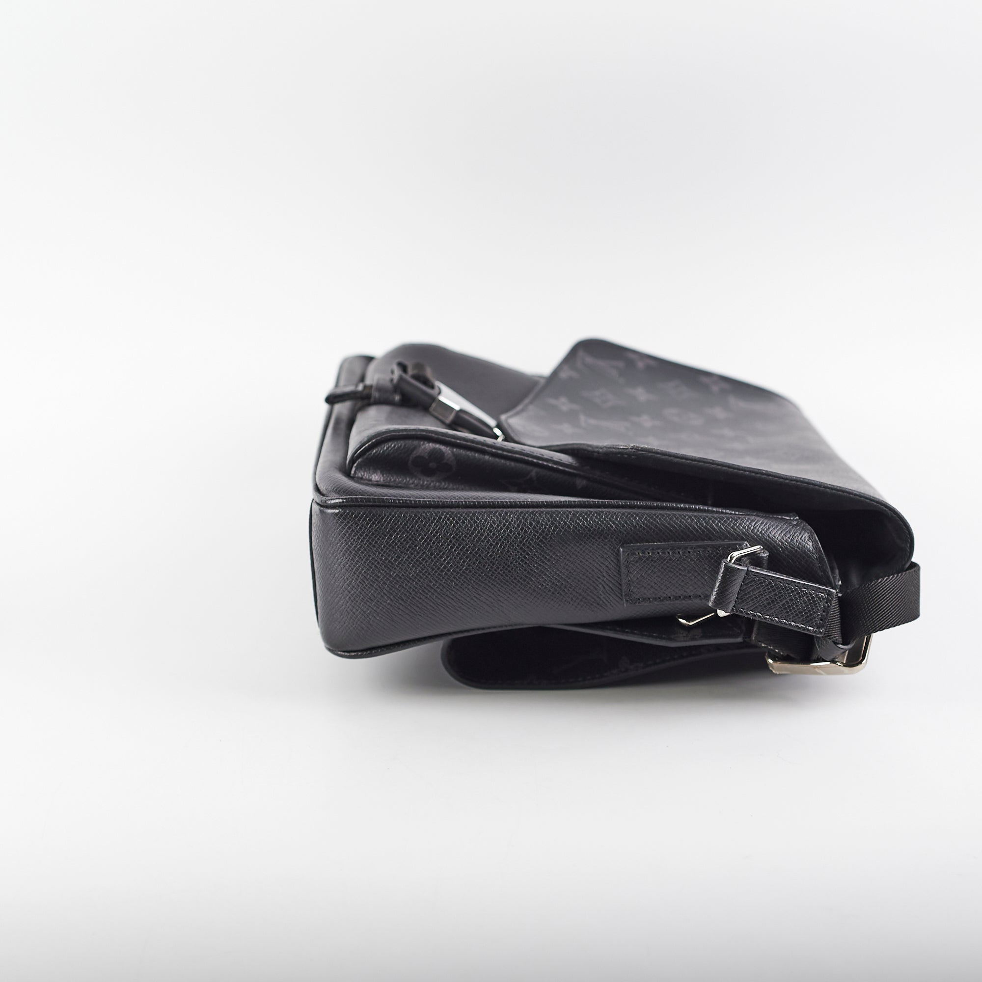 Louis Vuitton Damier Ebene Messenger Black