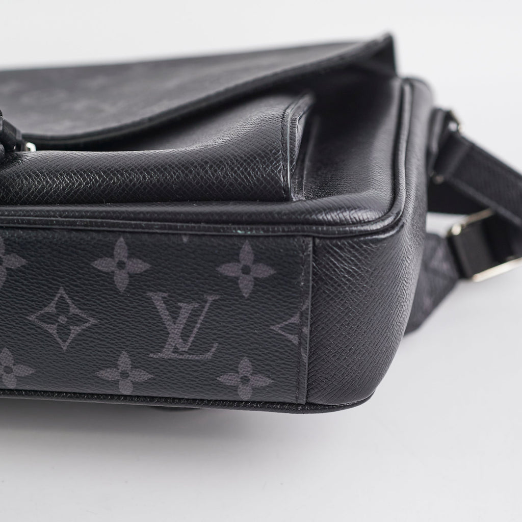 Louis Vuitton Damier Ebene Messenger Black