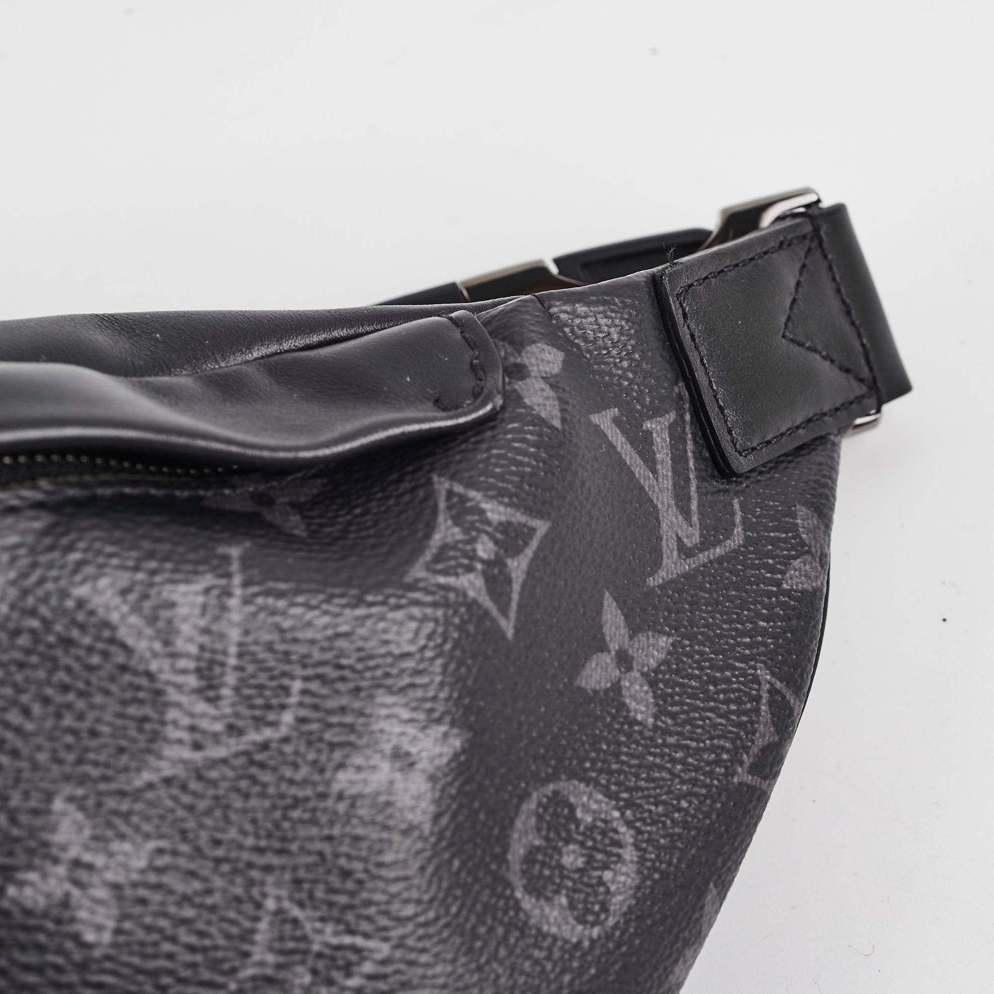 Louis Vuitton Discovery GM Bumbag