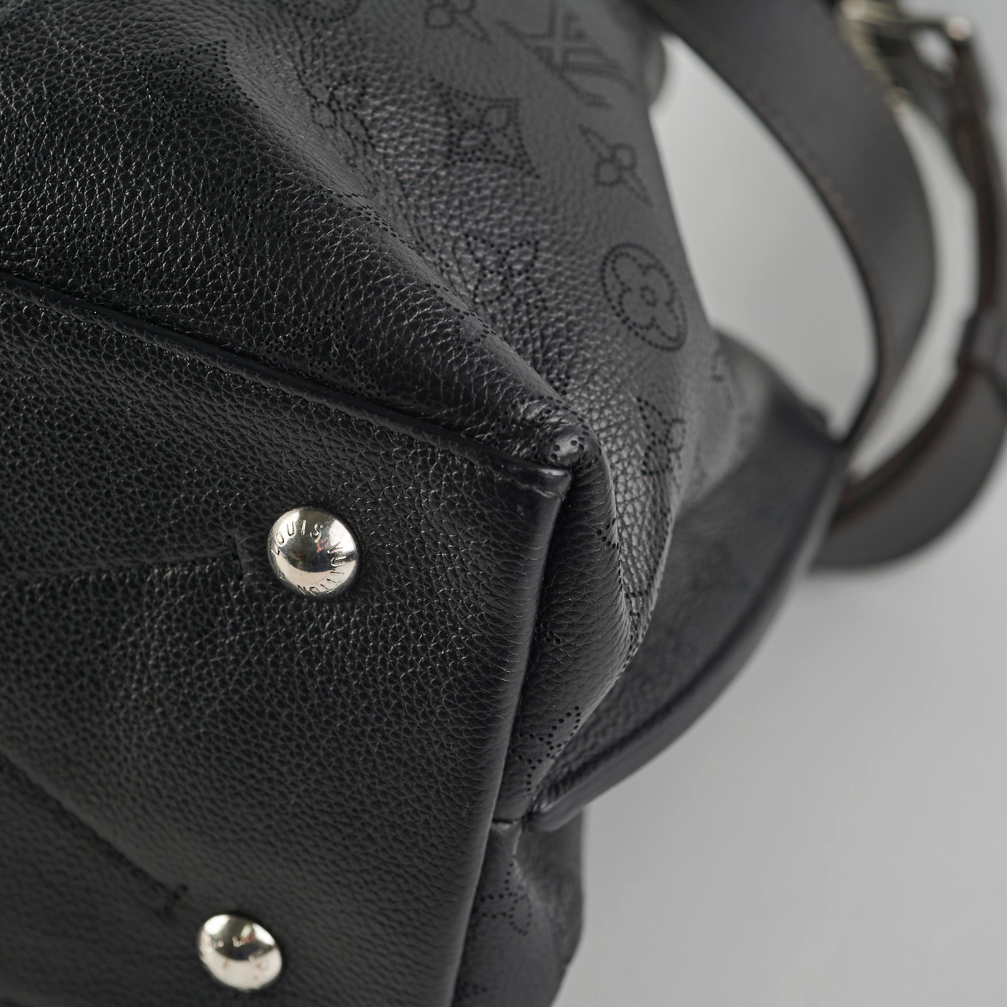 Louis Vuitton Mahina Muria Microchipped Black