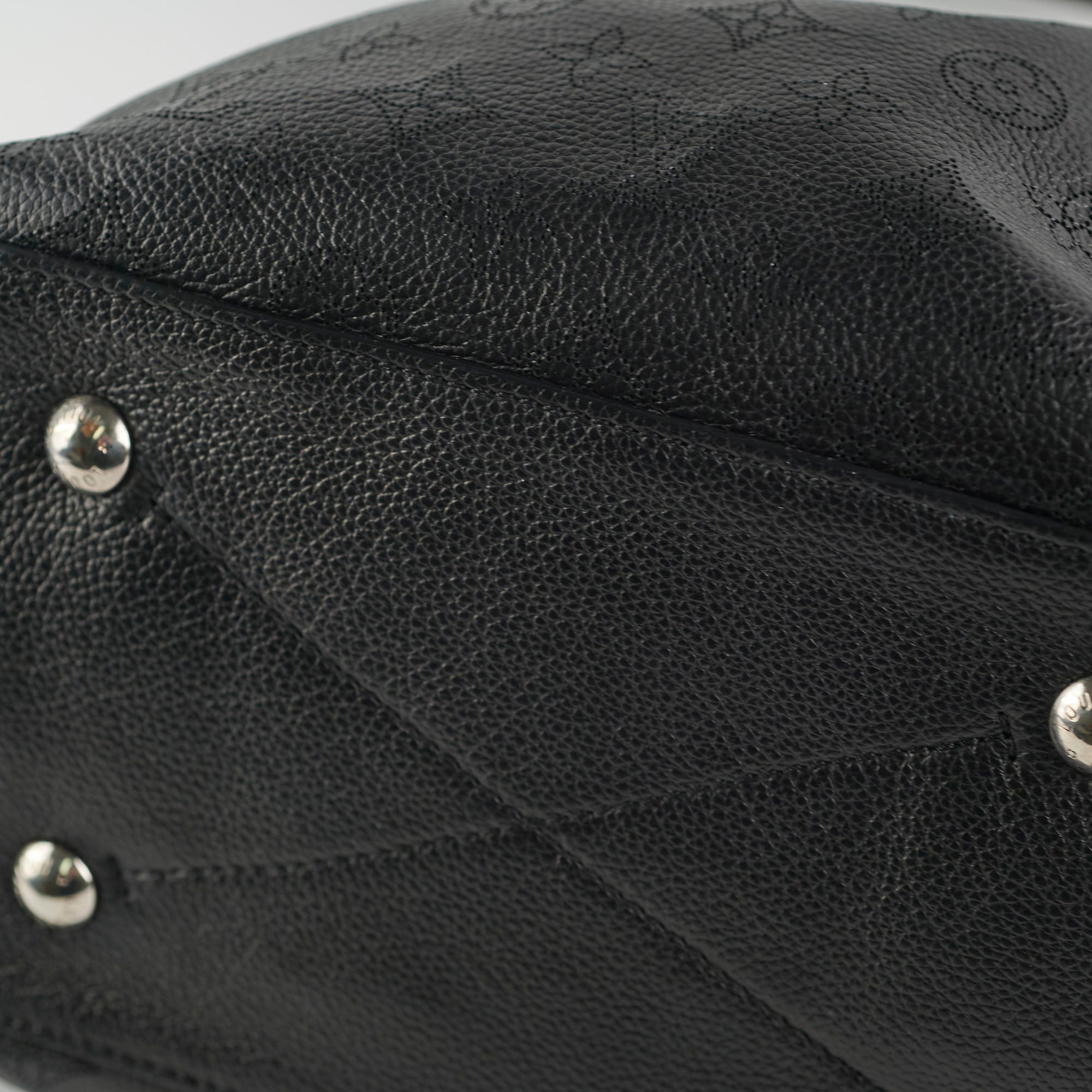 Louis Vuitton Mahina Muria Microchipped Black