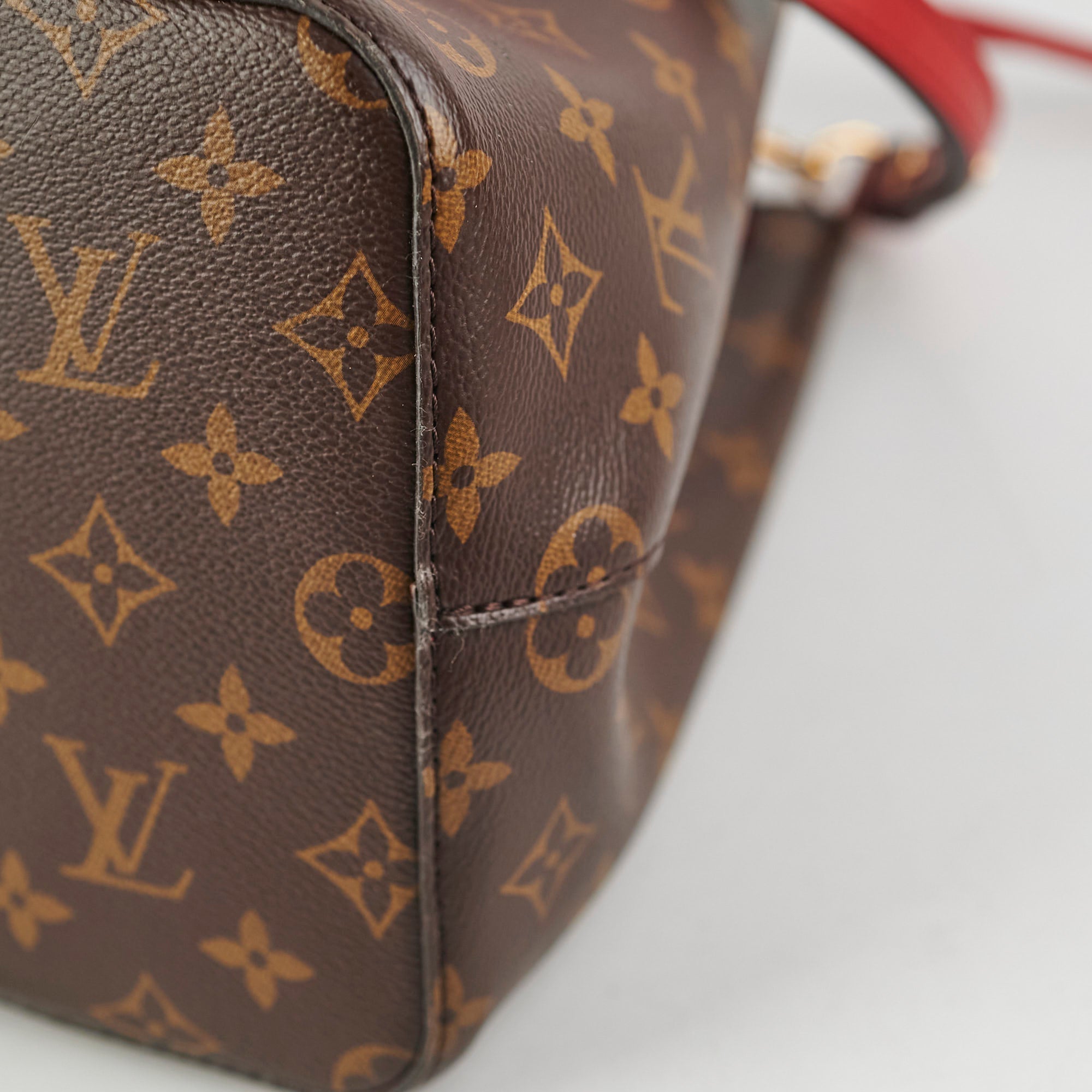 Louis Vuitton Neo Noe Monogram Red
