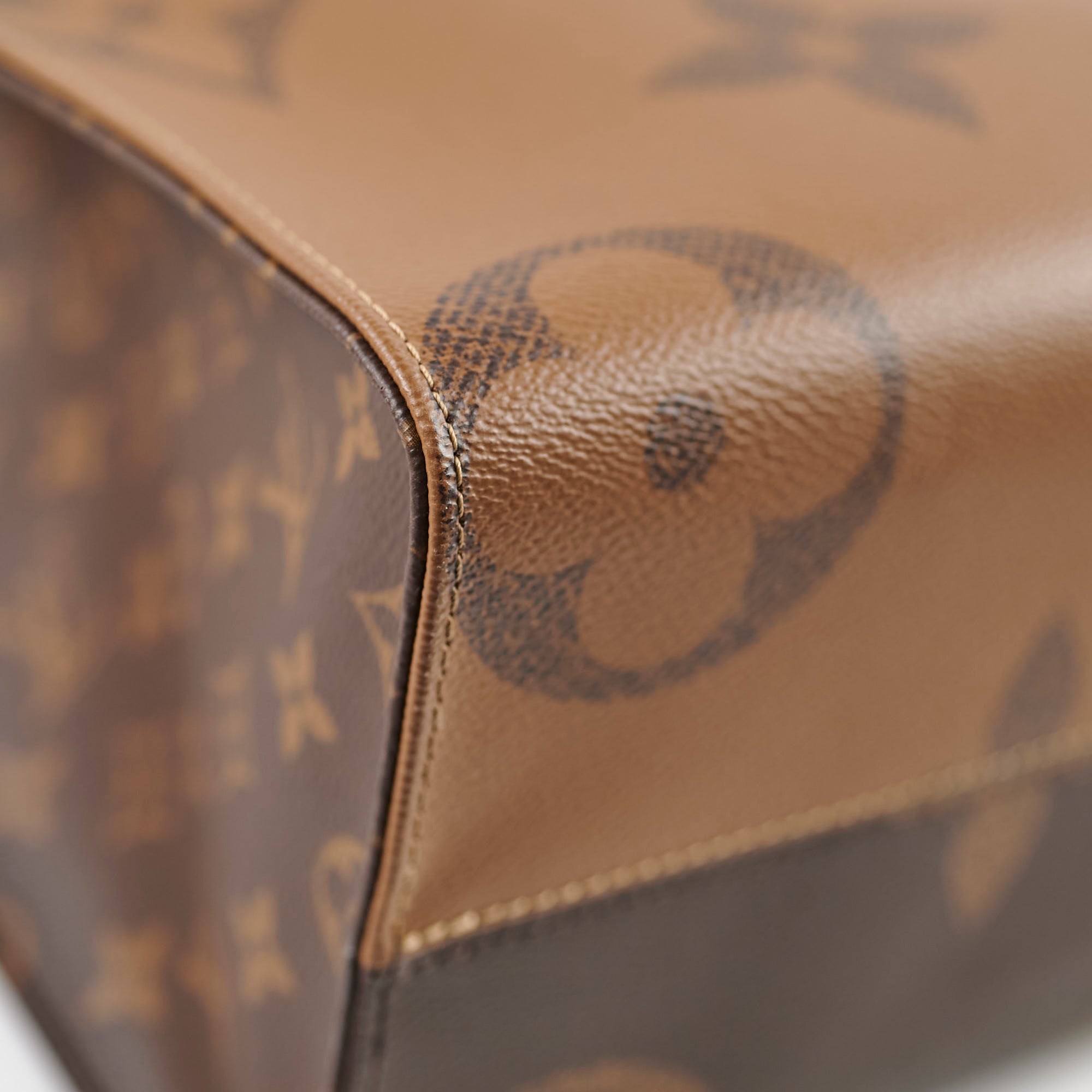 Louis Vuitton MM On The Go Reverse Monogram
