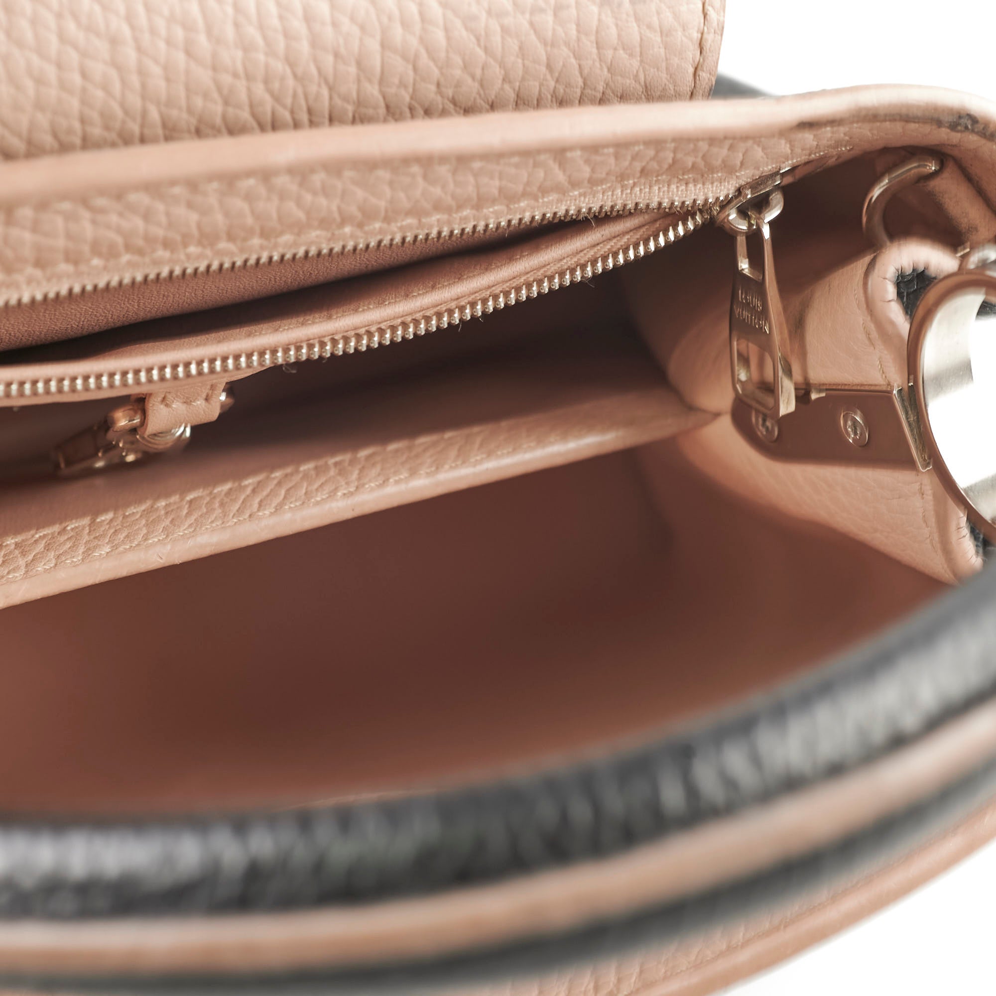 Louis Vuitton Capucines BB Taurillon Black Pink