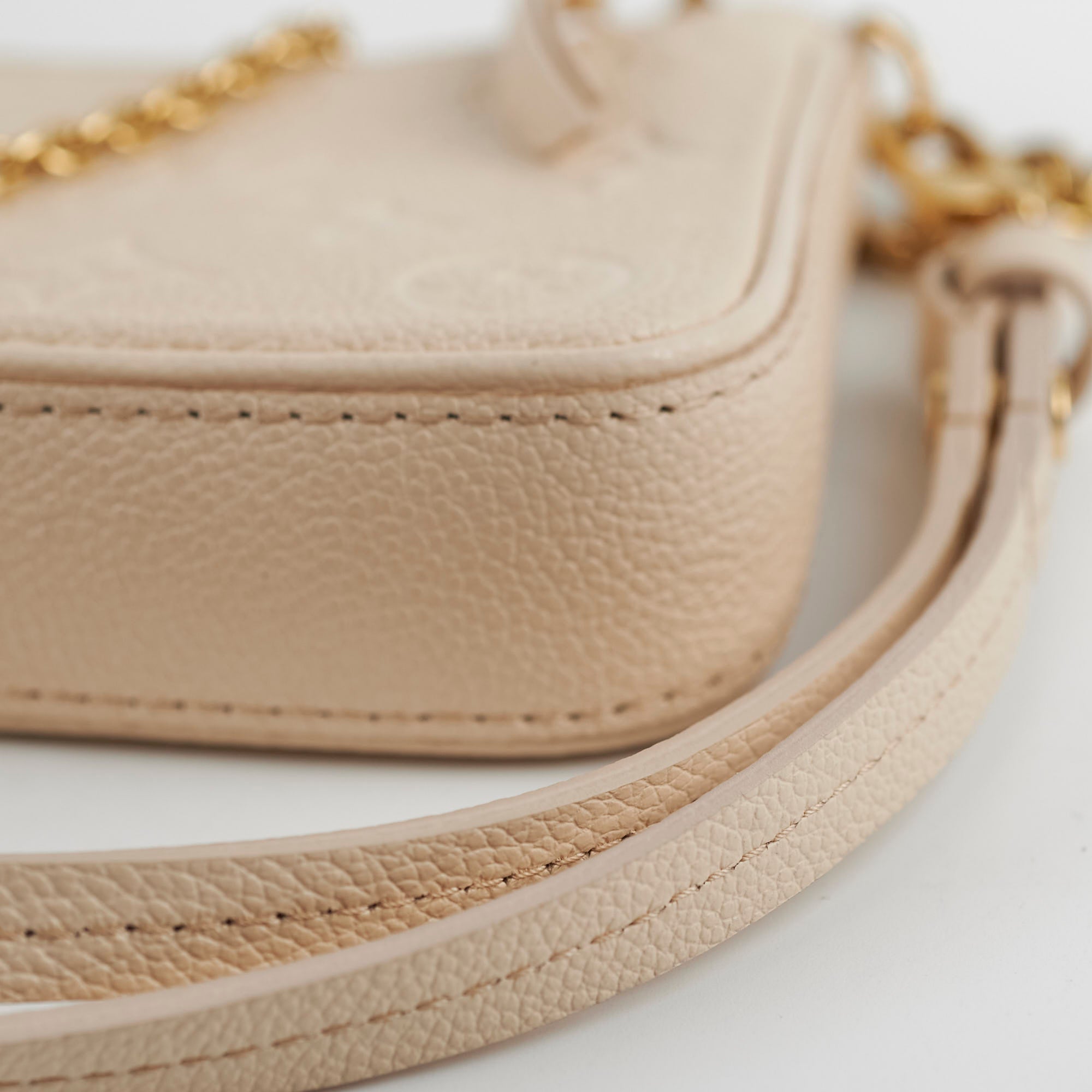 Louis Vuitton Easy Pouch Empreinte Beige