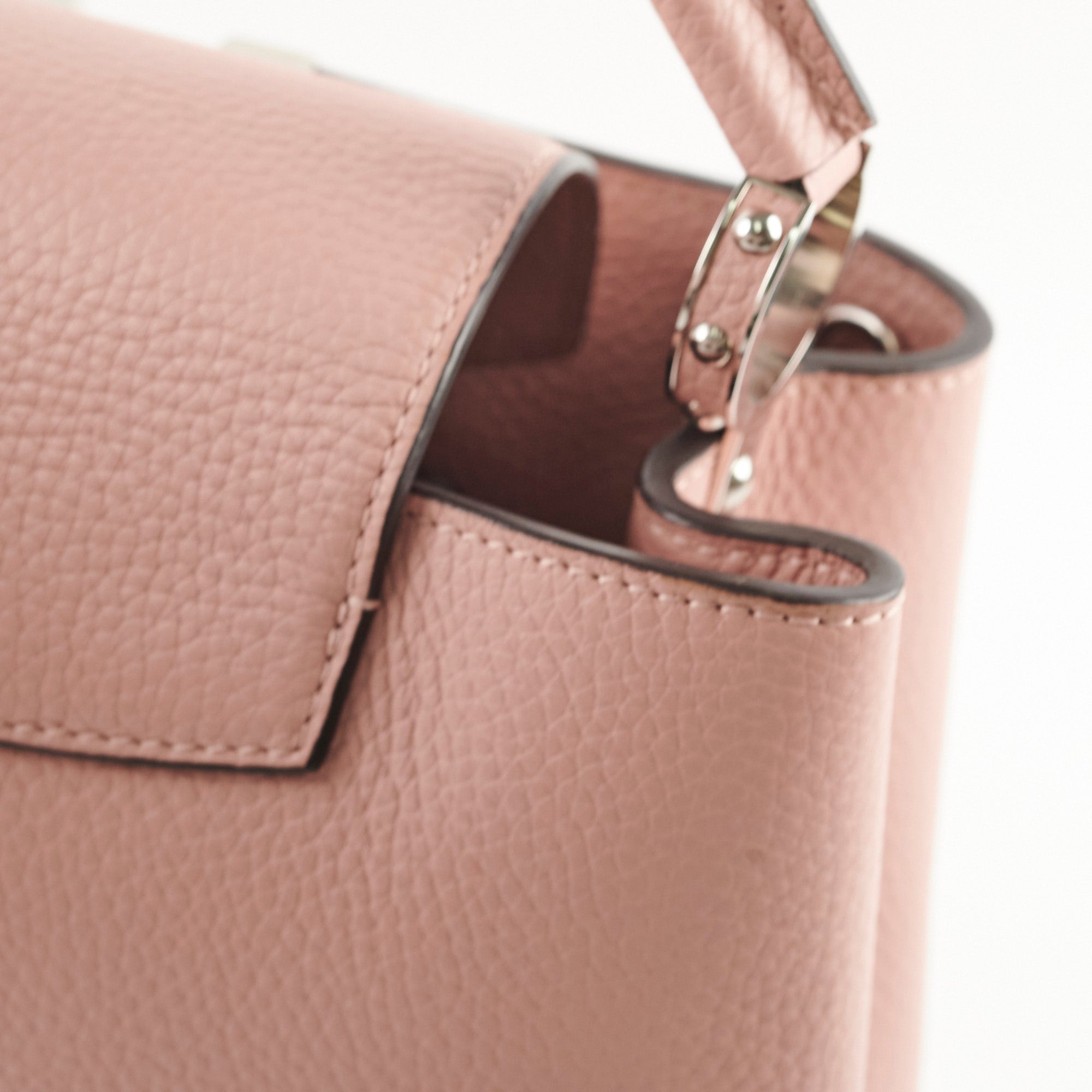 Louis Vuitton Capucines MM Magnolia