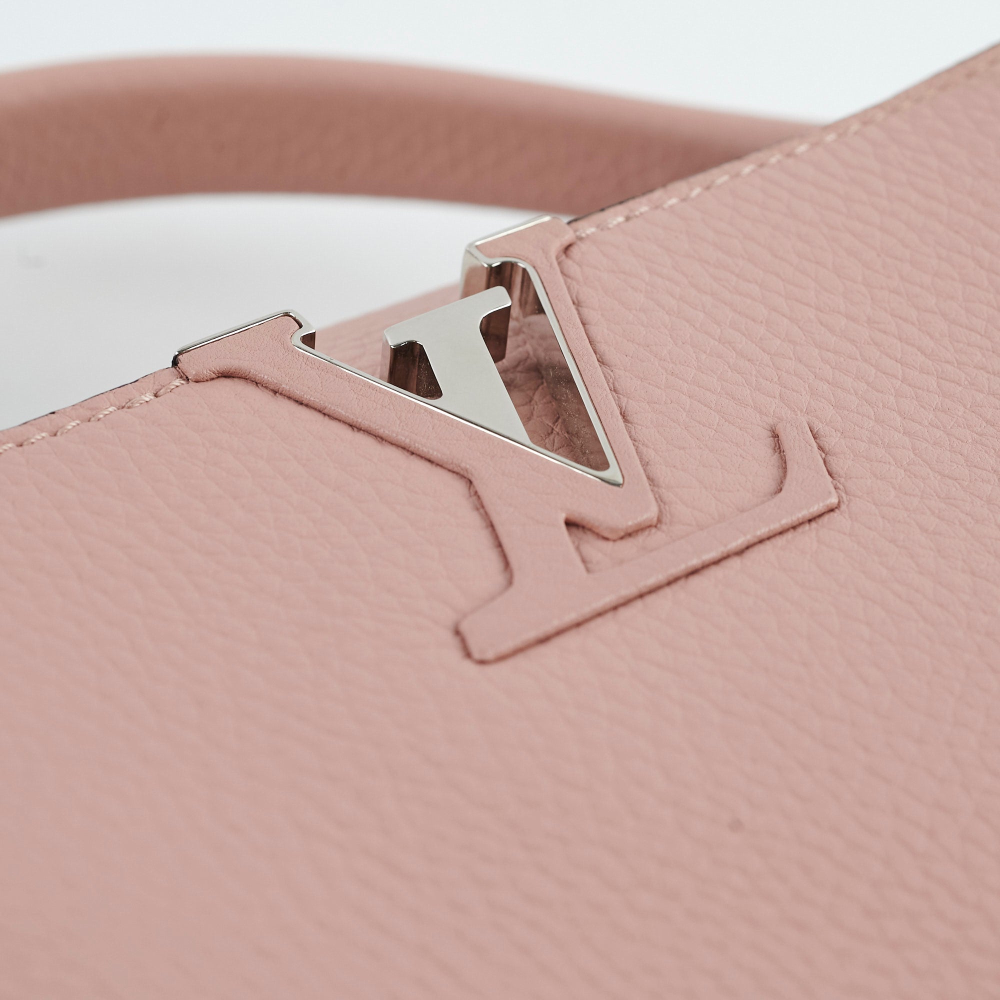 Louis Vuitton Capucines MM Magnolia