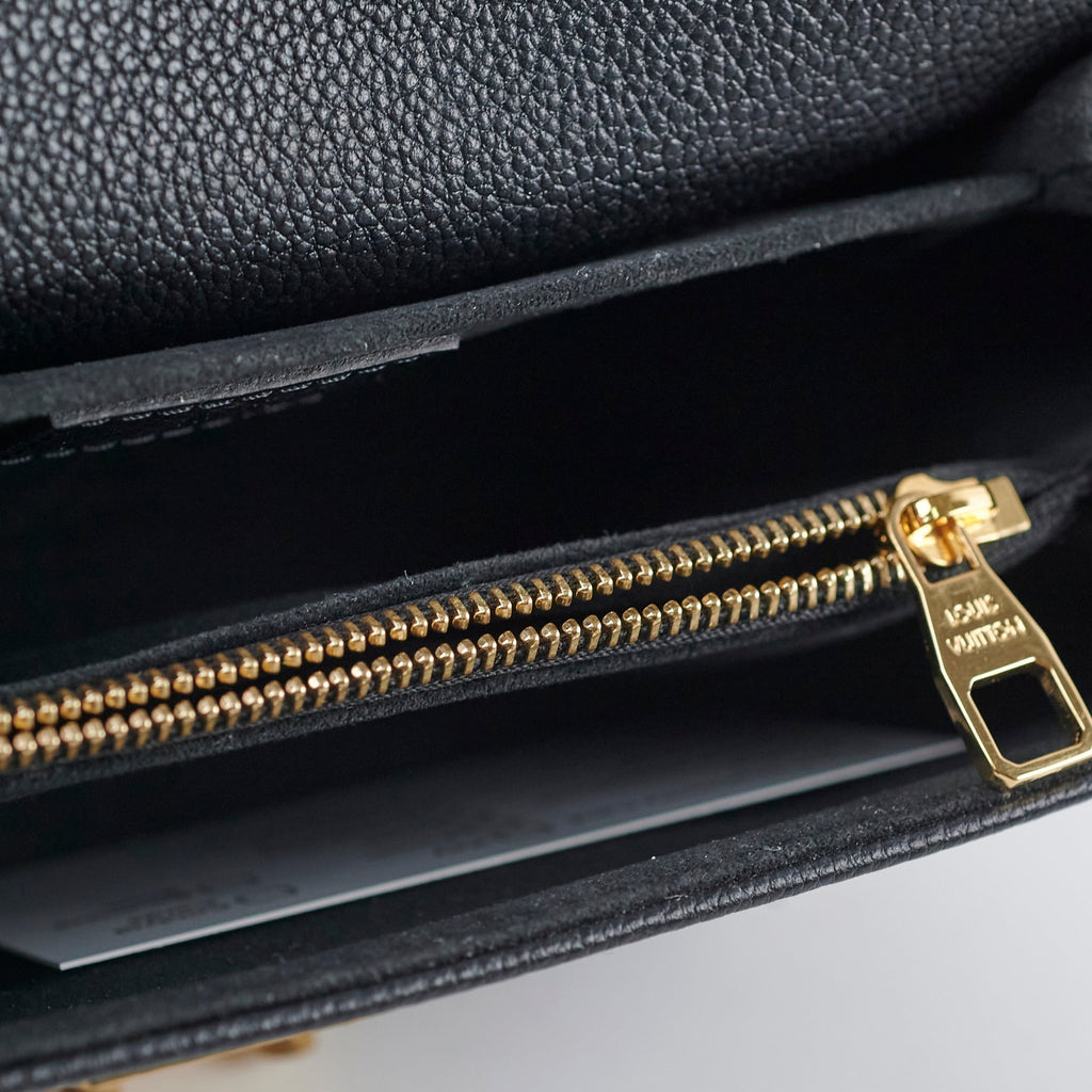Louis Vuitton Pochette Metis East West Bag Black/Beige