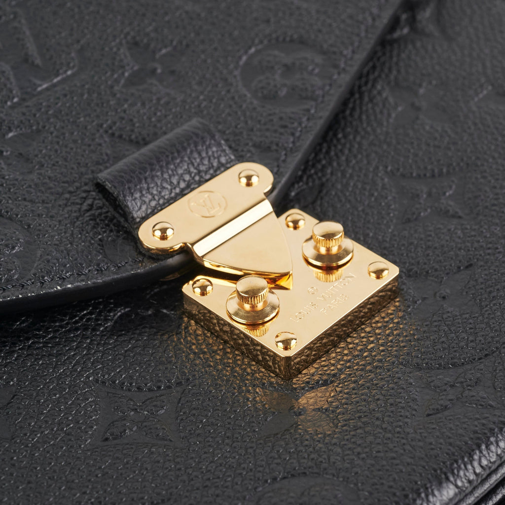Louis Vuitton Pochette Metis Black