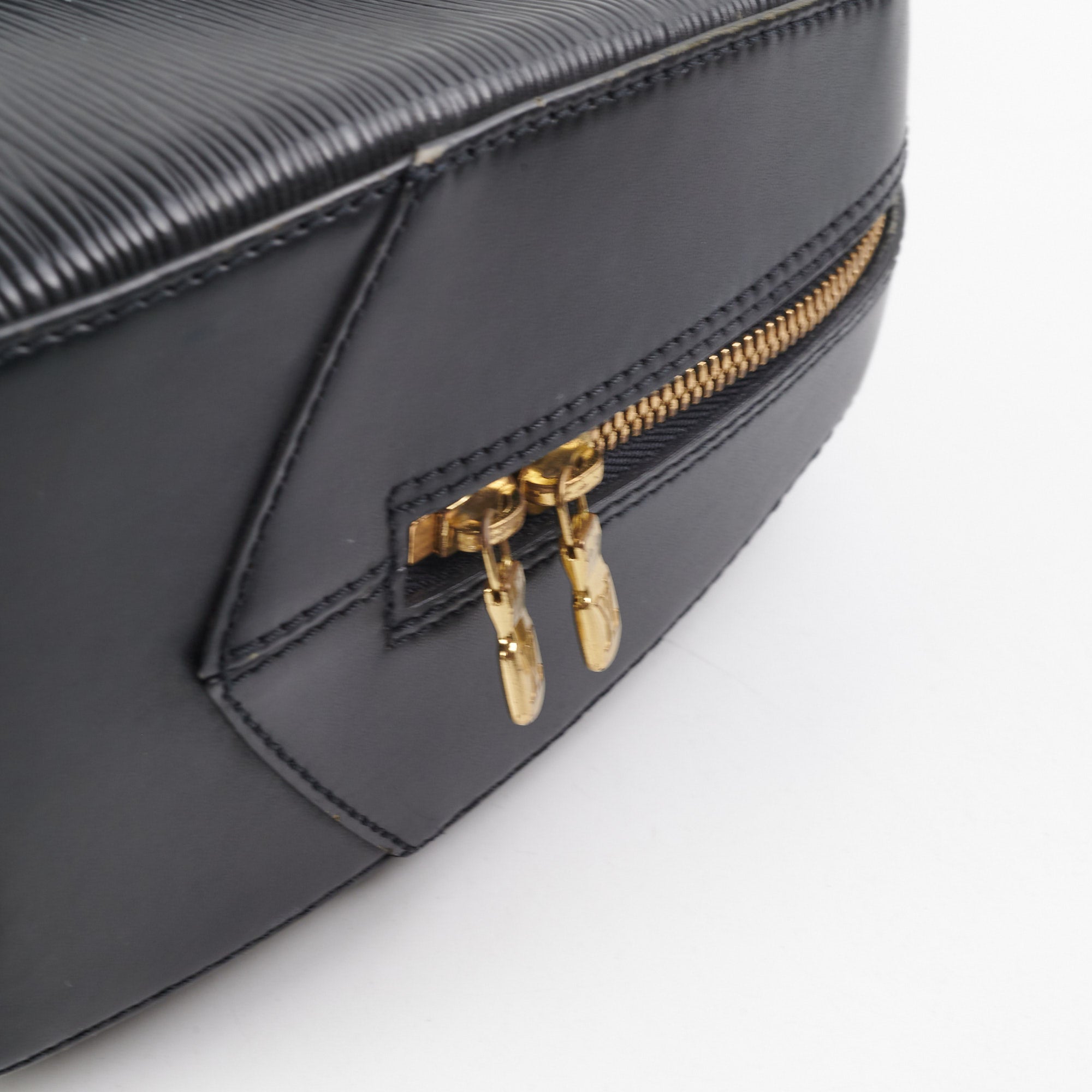 Louis Vuitton Sablons Bag Back