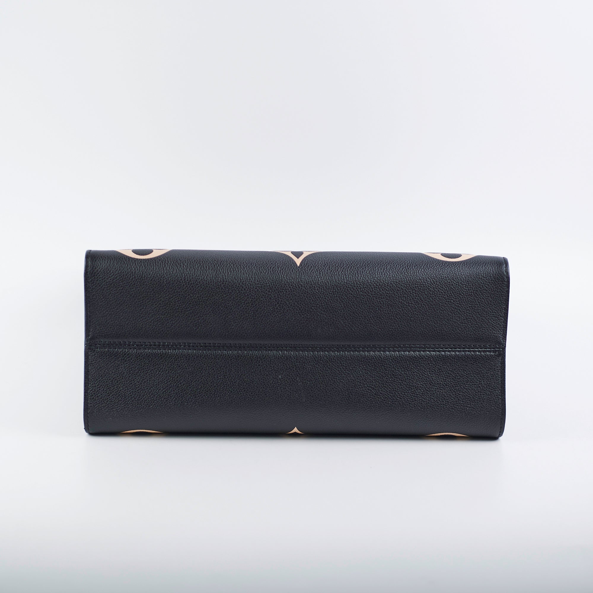 ITEM 18 - Louis Vuitton OnTheGo MM Bicolour