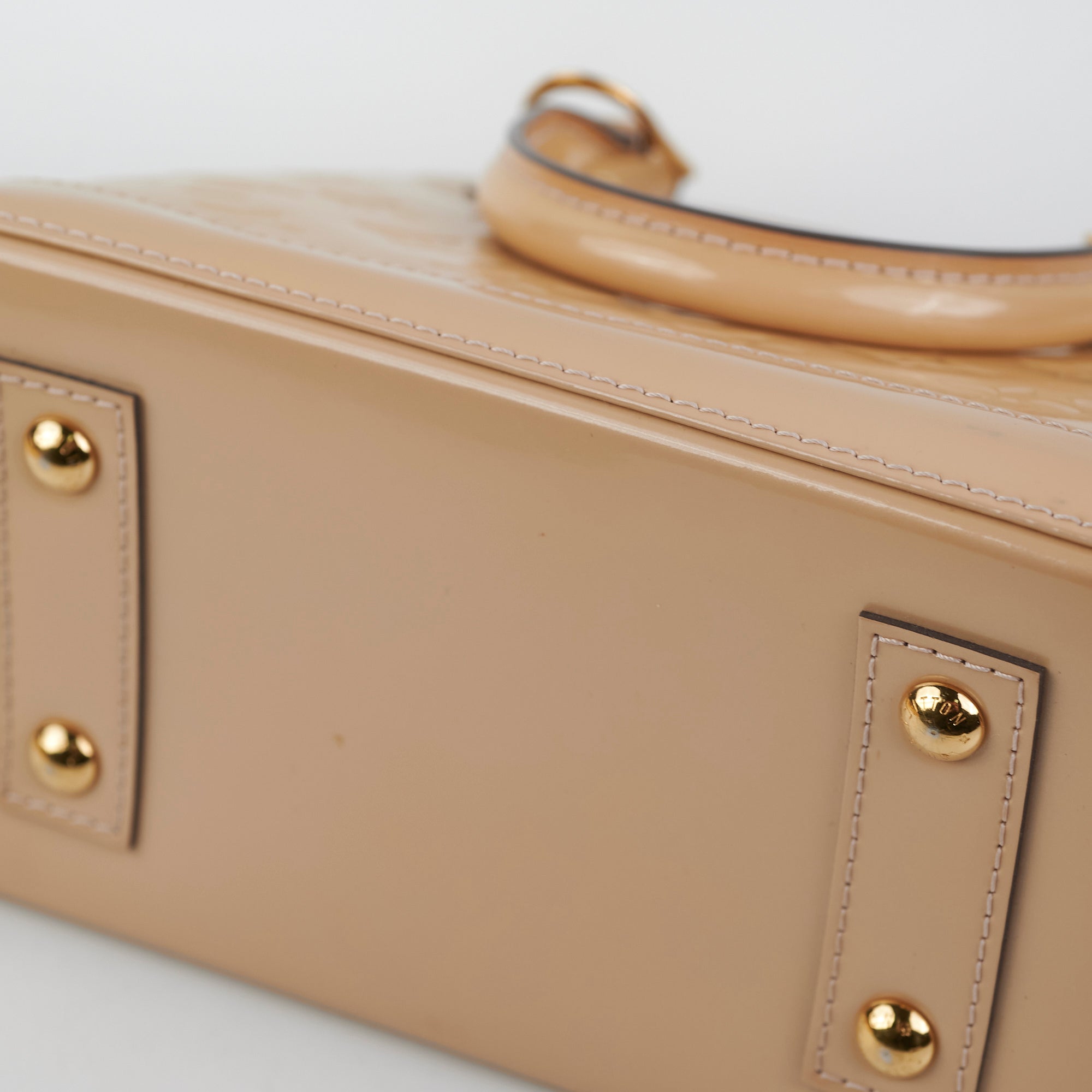 Louis Vuitton Alma BB Vernis Beige