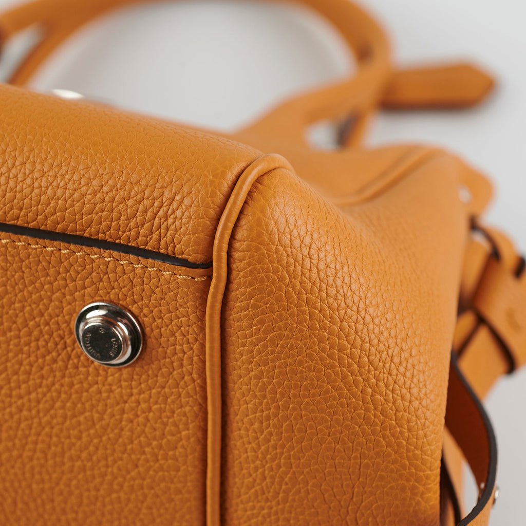 Louis Vuitton Milla Veau Nuage Calfskin PM