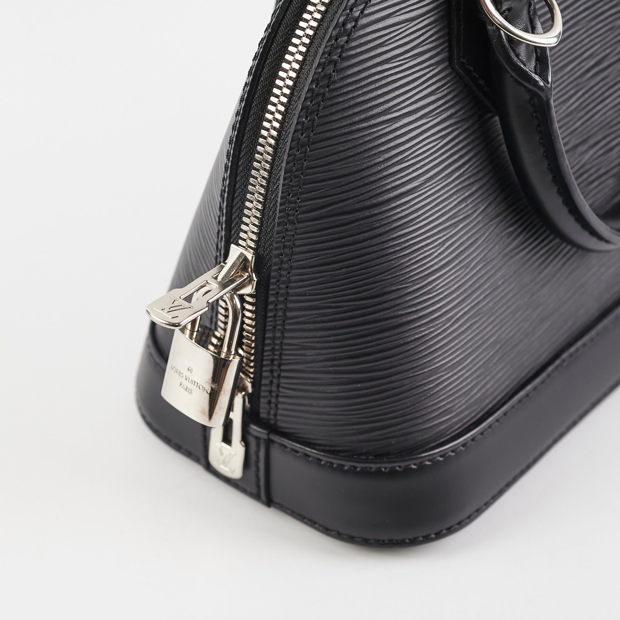 Louis Vuitton Alma BB Epi Black