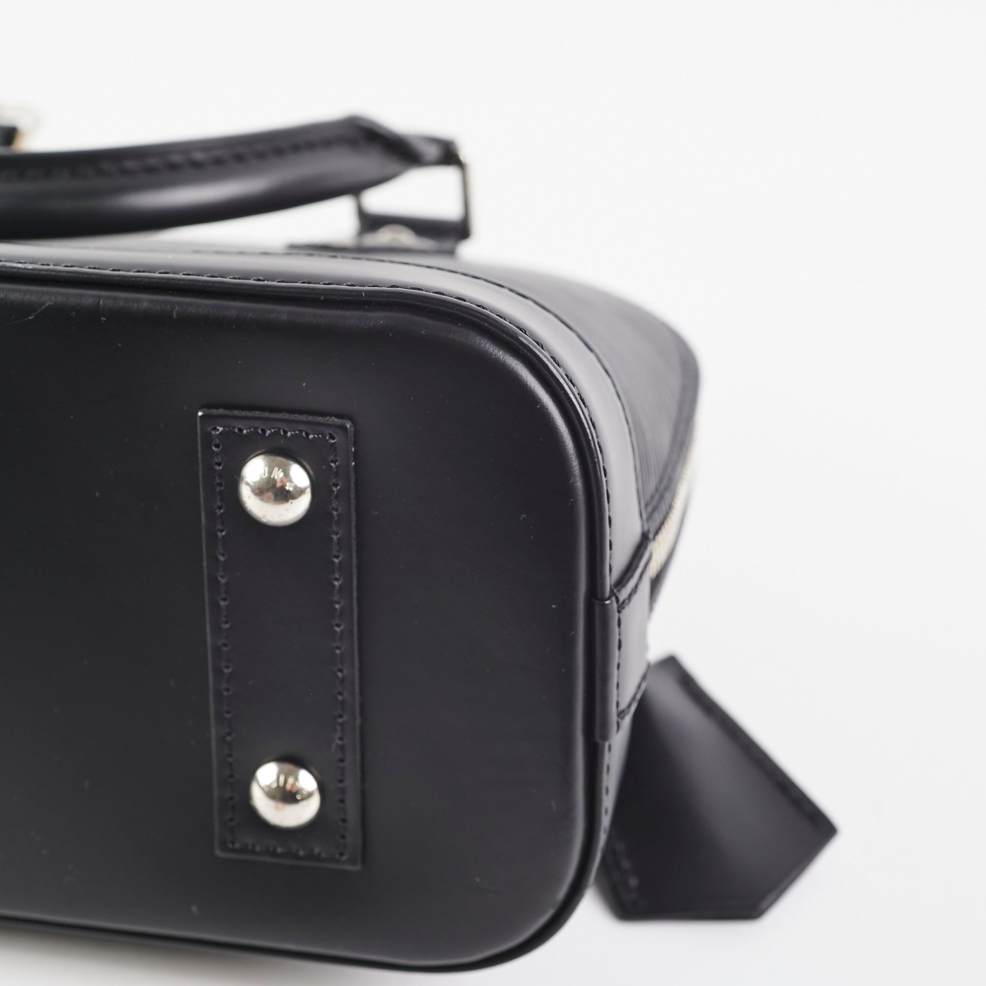 Louis Vuitton Alma BB Epi Black