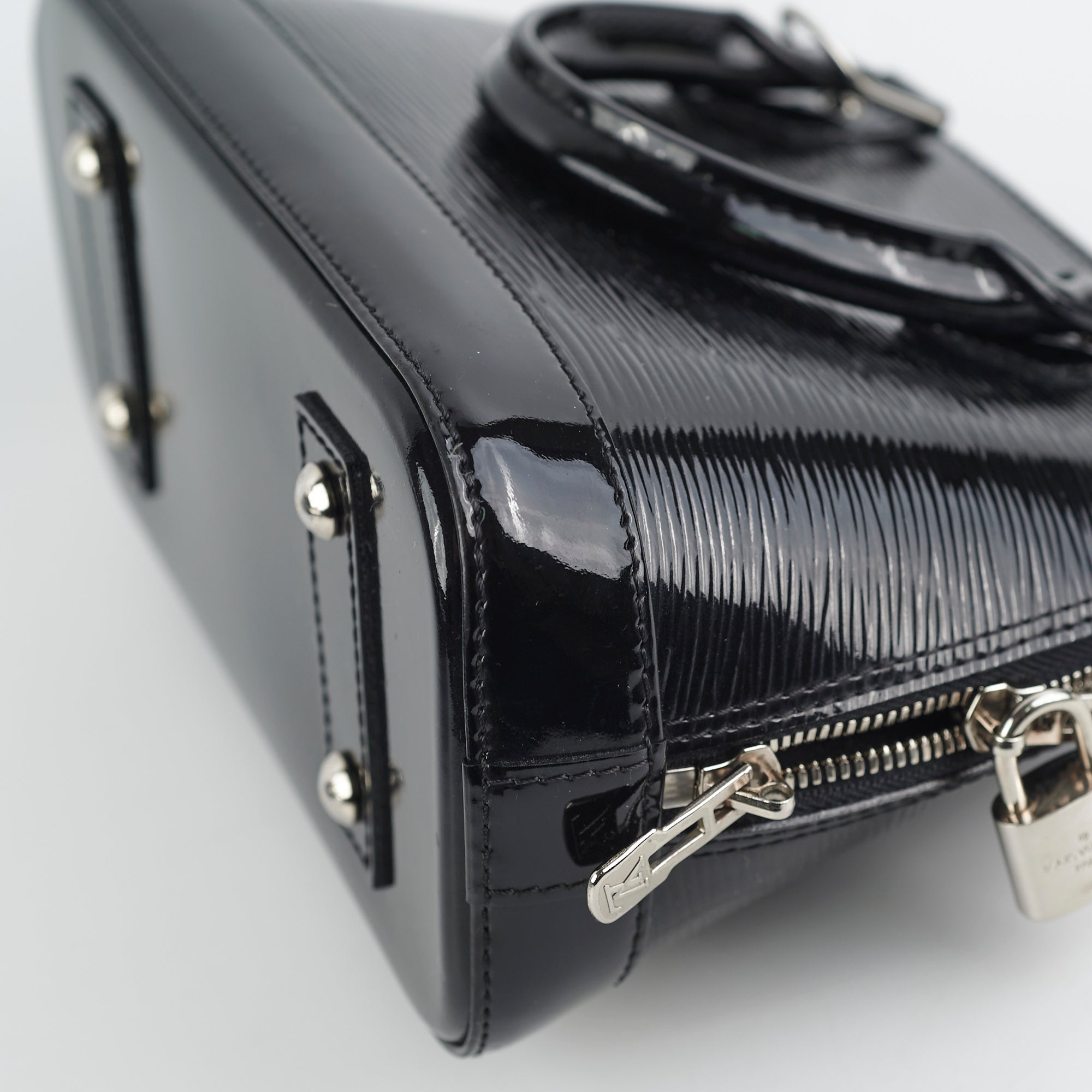 Louis Vuitton Alma BB Epi Patent Black