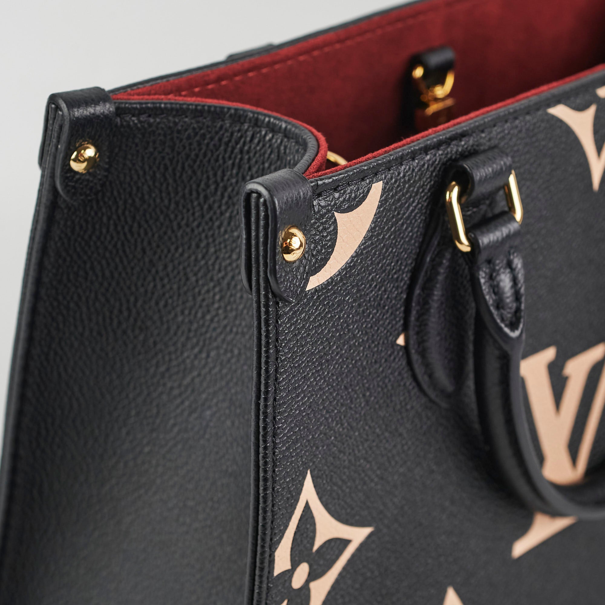 Louis Vuitton On The Go PM Black And White