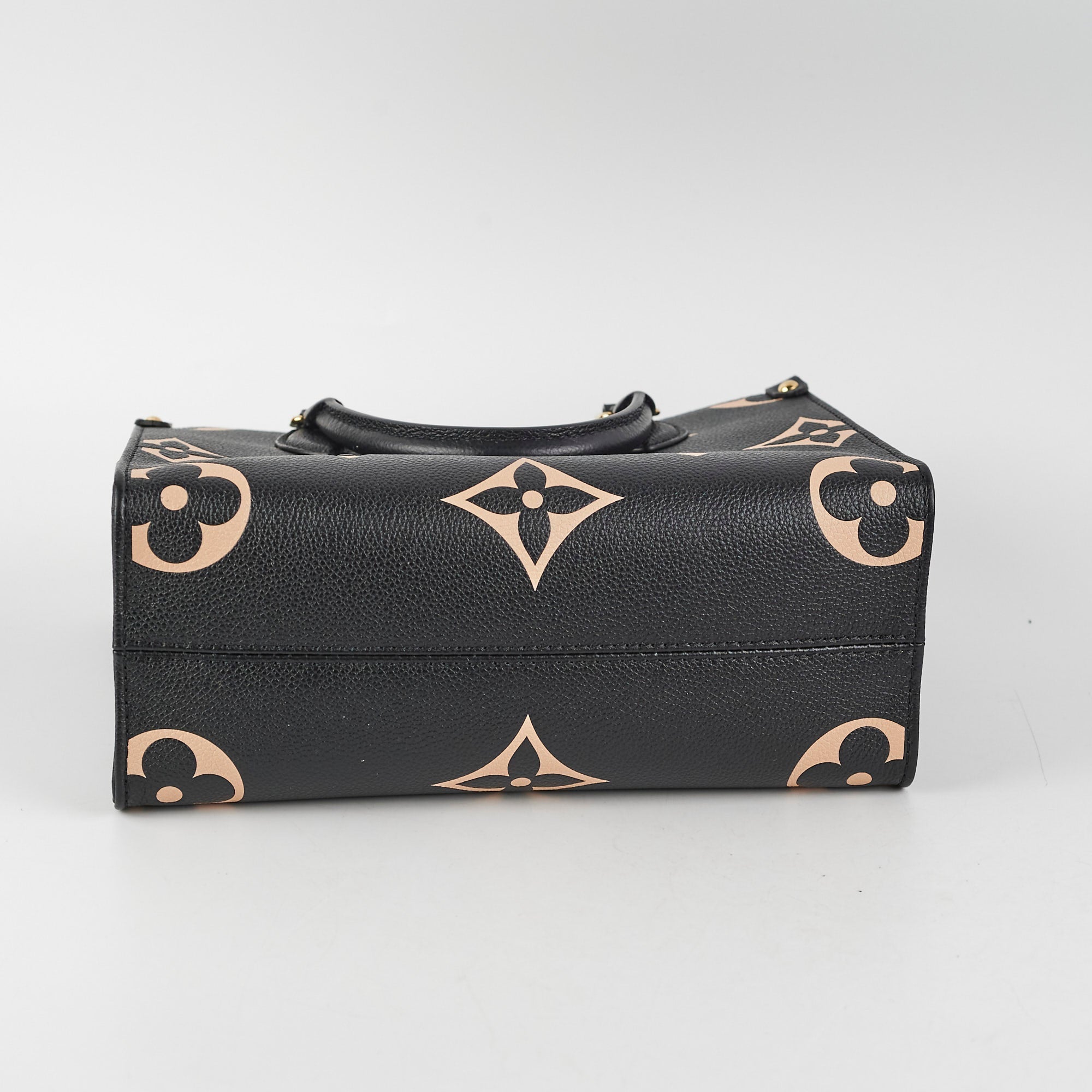Louis Vuitton On The Go PM Black And White
