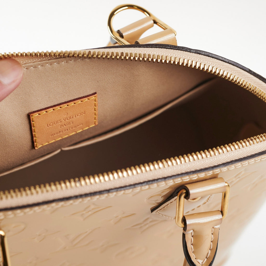 Louis Vuitton Alma PM Vernis Beige