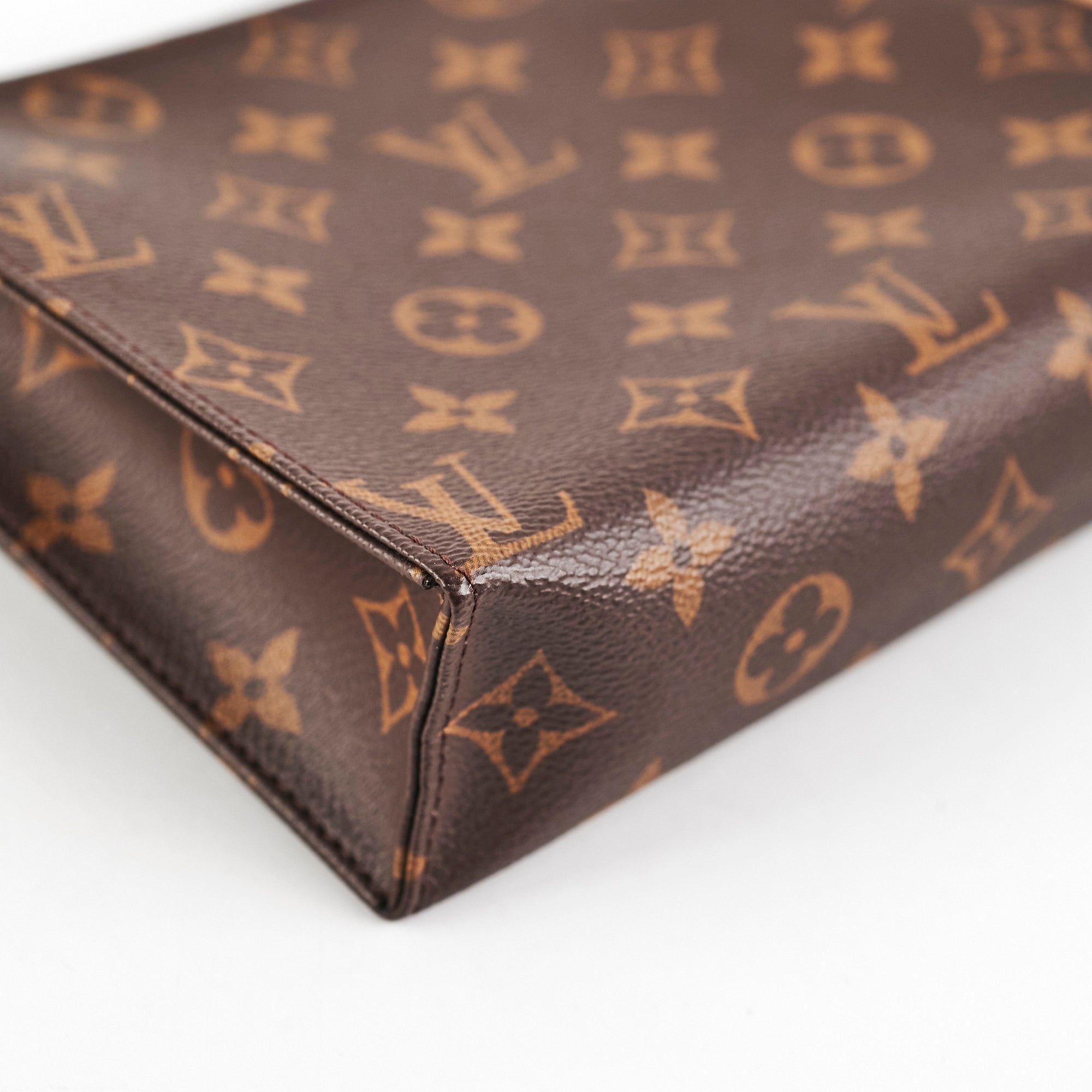 Louis Vuitton Toiletry 19 Monogram