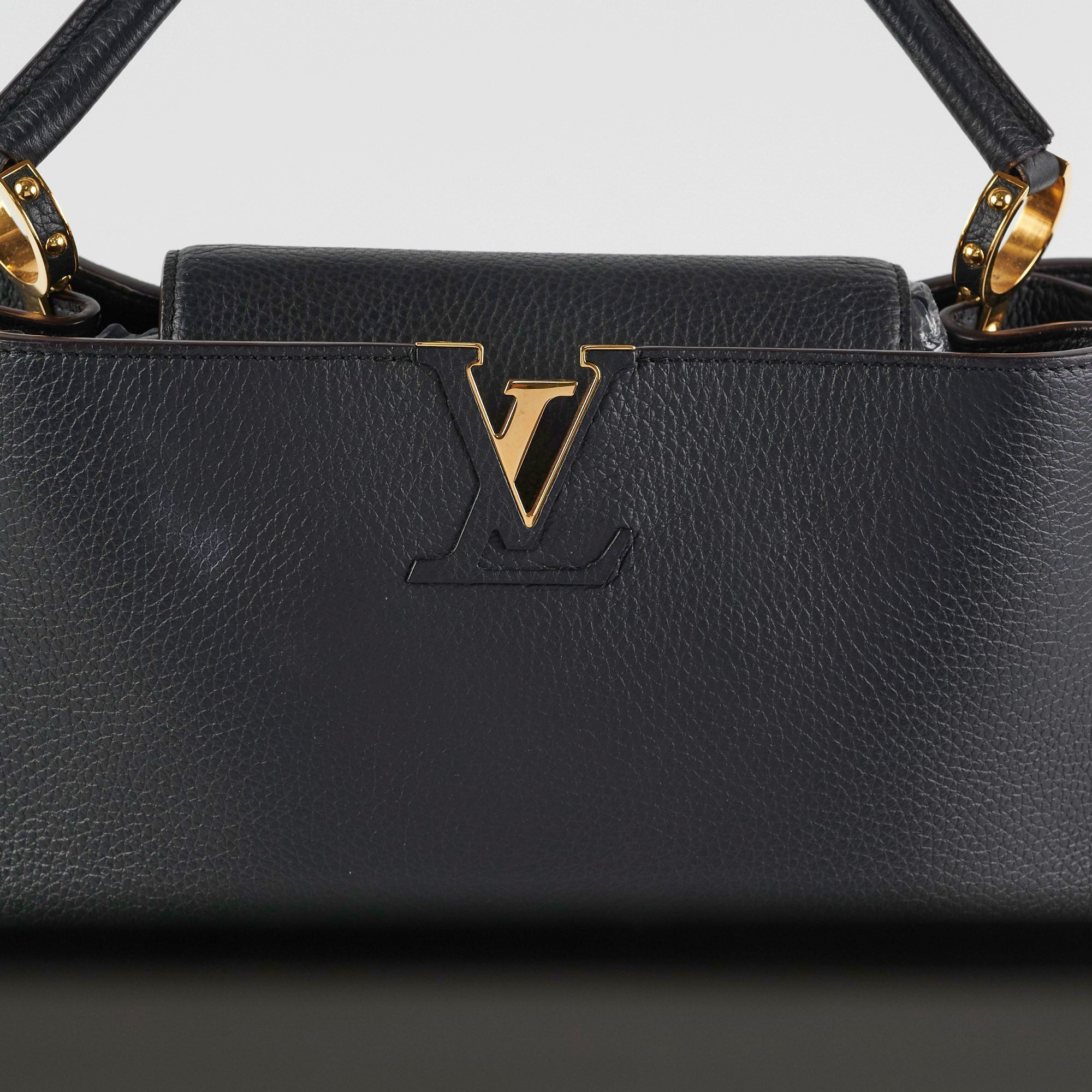 Louis Vuitton Capucines MM Black