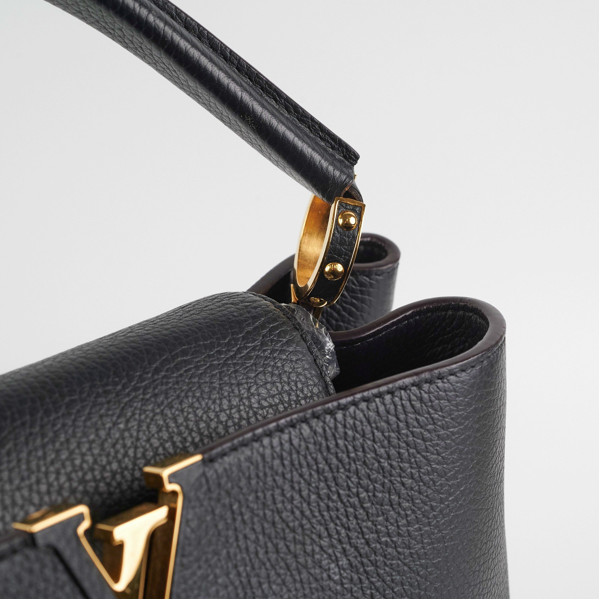 Louis Vuitton Capucines MM Black