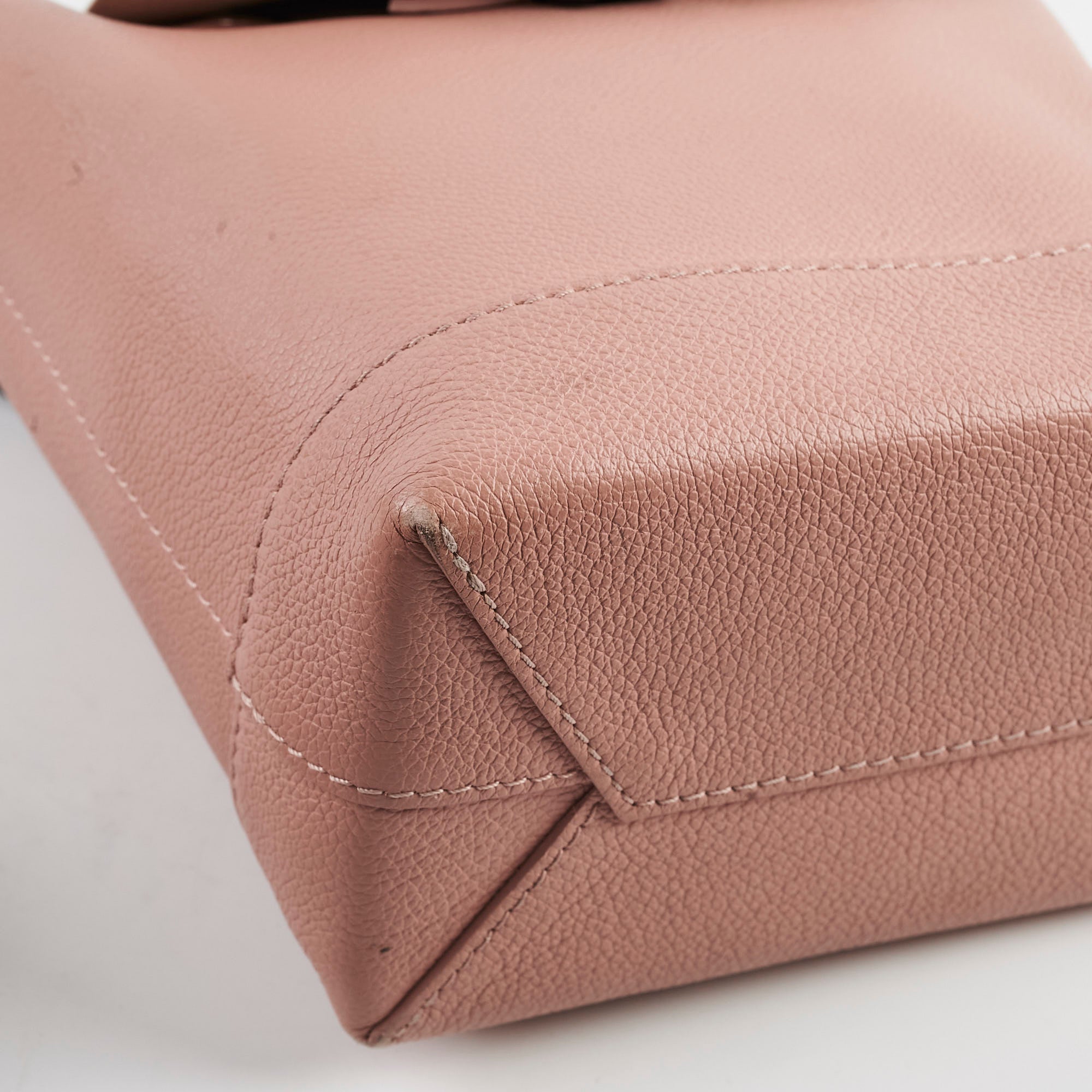 Louis Vuitton Lock Me Backpack Light pink/cream