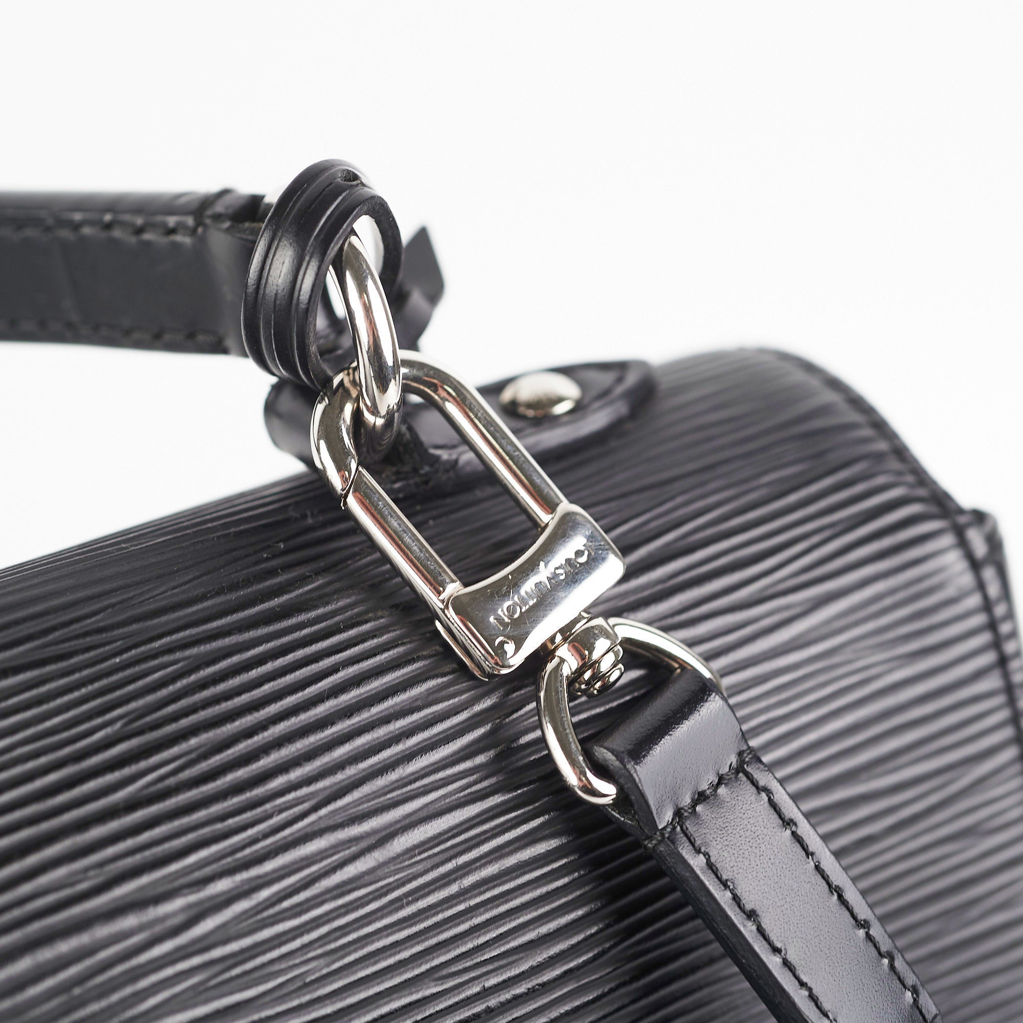 Louis Vuitton Cluny MM Epi Black Bag