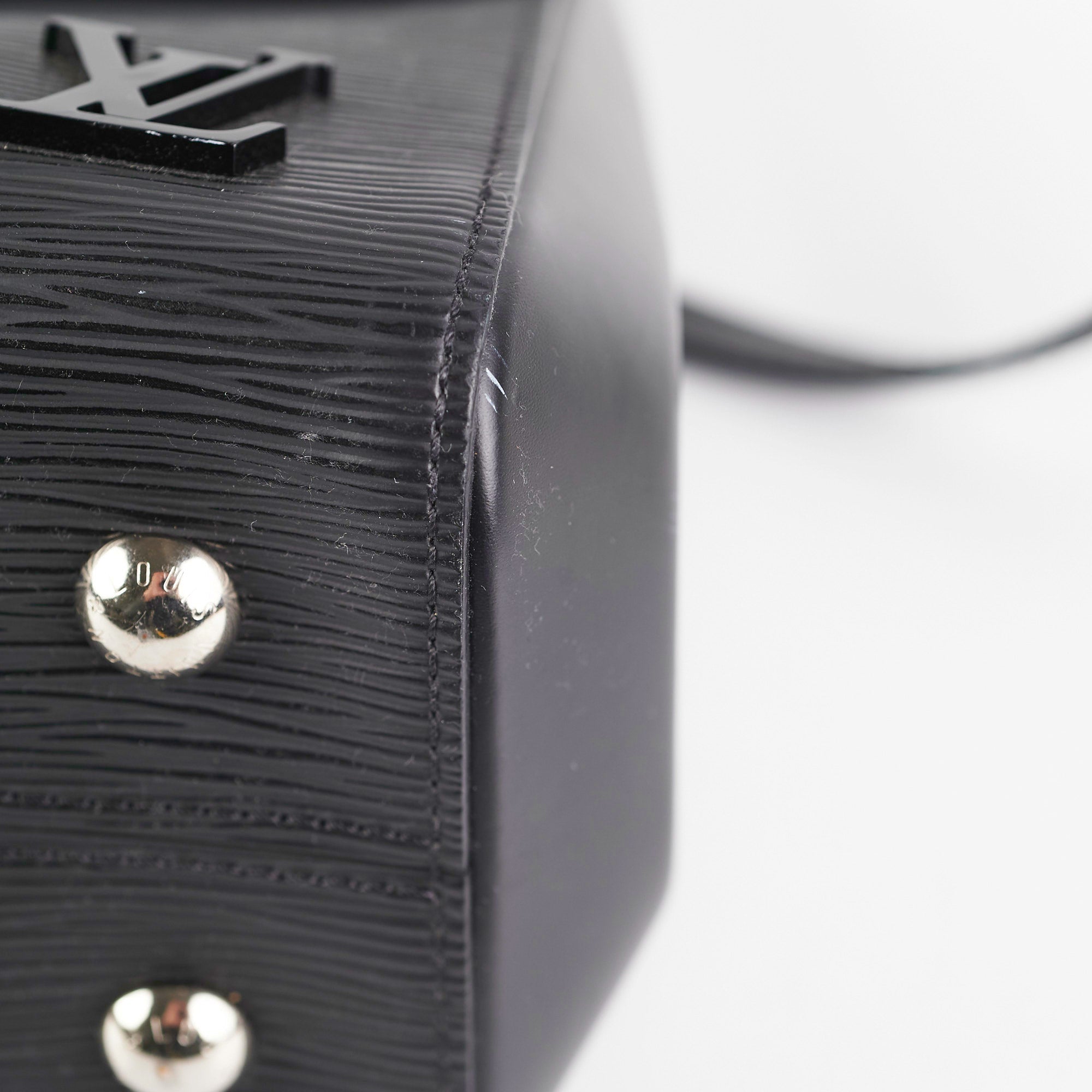 Louis Vuitton Cluny MM Epi Black Bag