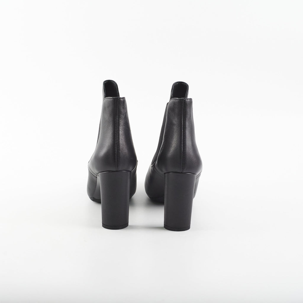 Louis Vuitton Black Heel Boots Size 37