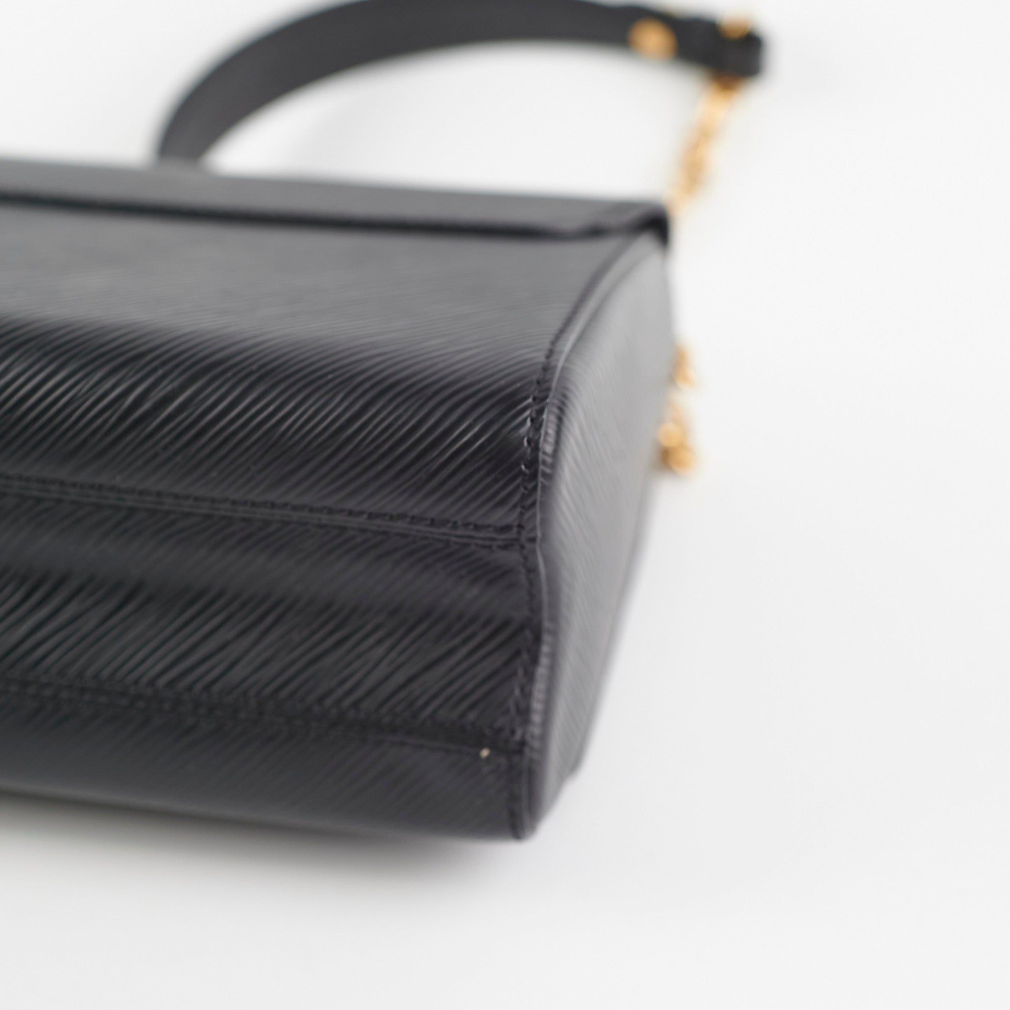 Louis Vuitton Twist MM Black Bag