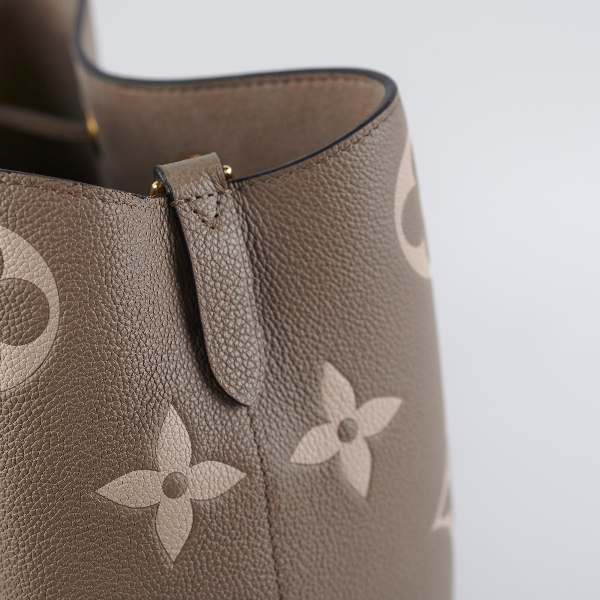 Louis Vuitton Neo Noe MM Bucket Bag