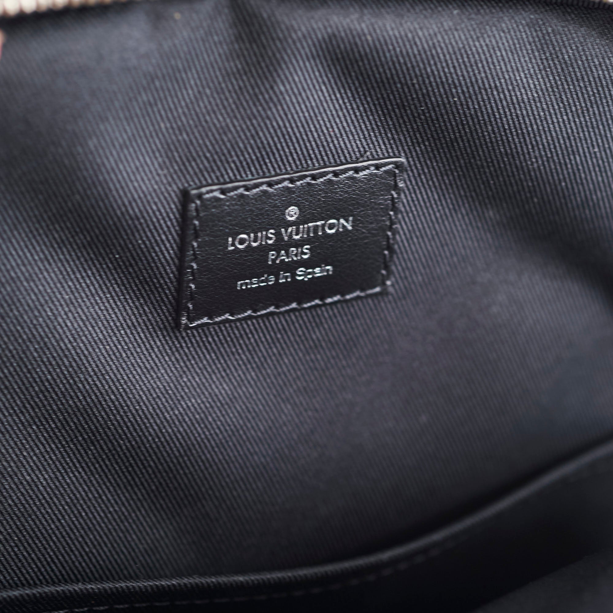 Louis Vuitton Avenue Slingbag Damier Graphite