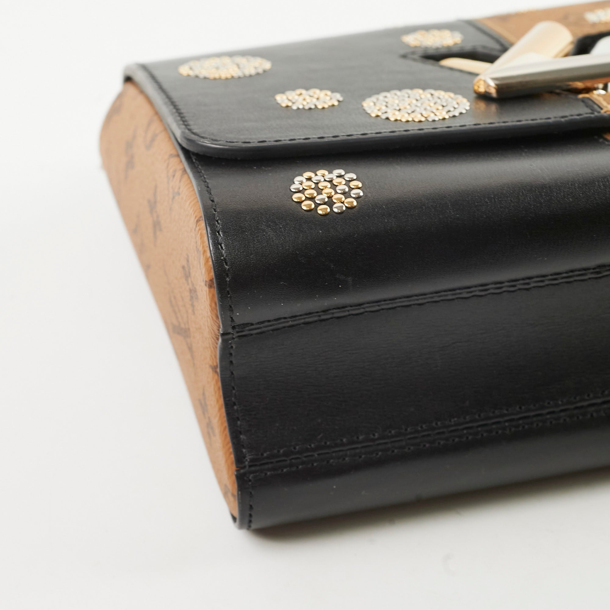 Louis Vuitton Twist MM Black / Monogram / Gold