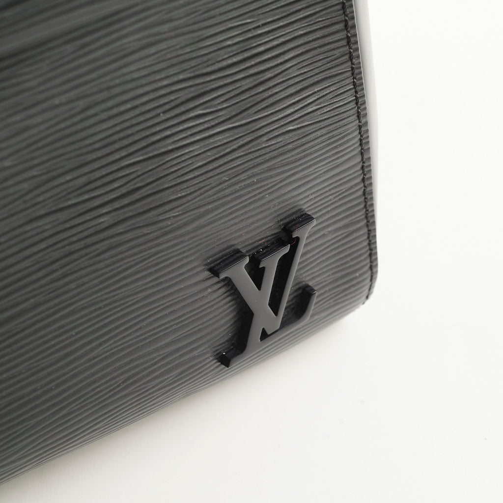 Louis Vuitton Cluny MM Epi Black Shoulder Bag