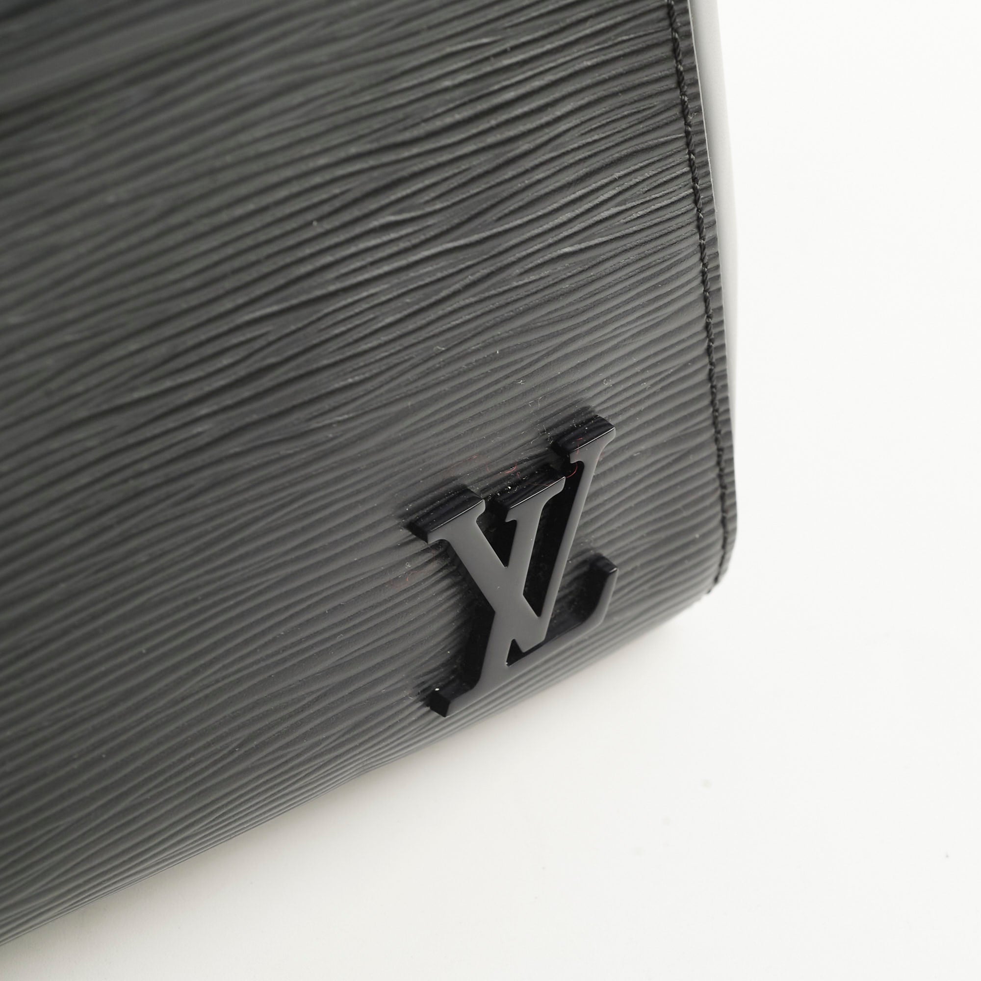Louis Vuitton Cluny MM Epi Black Shoulder Bag