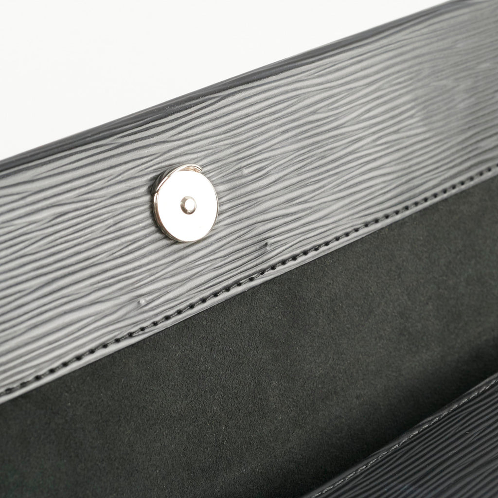 Louis Vuitton Cluny MM Epi Black Shoulder Bag