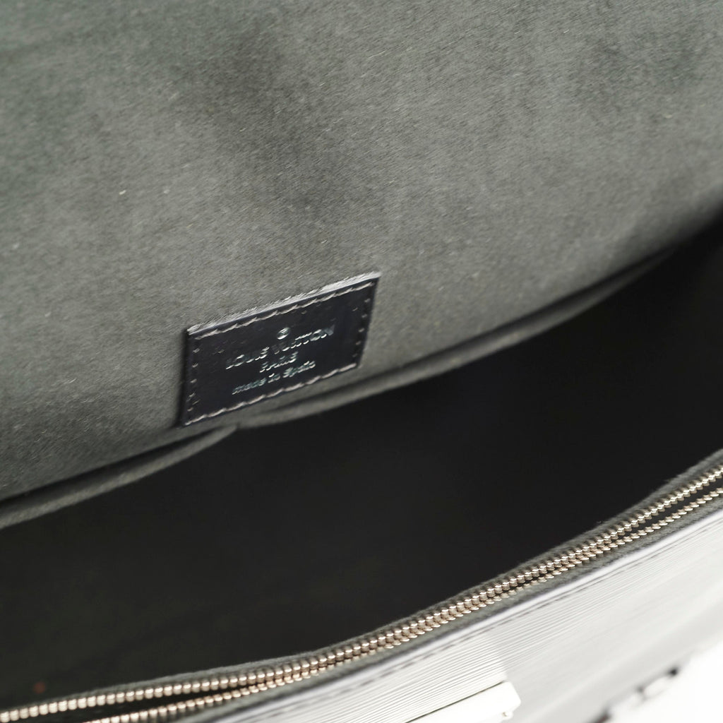 Louis Vuitton Cluny MM Epi Black Shoulder Bag