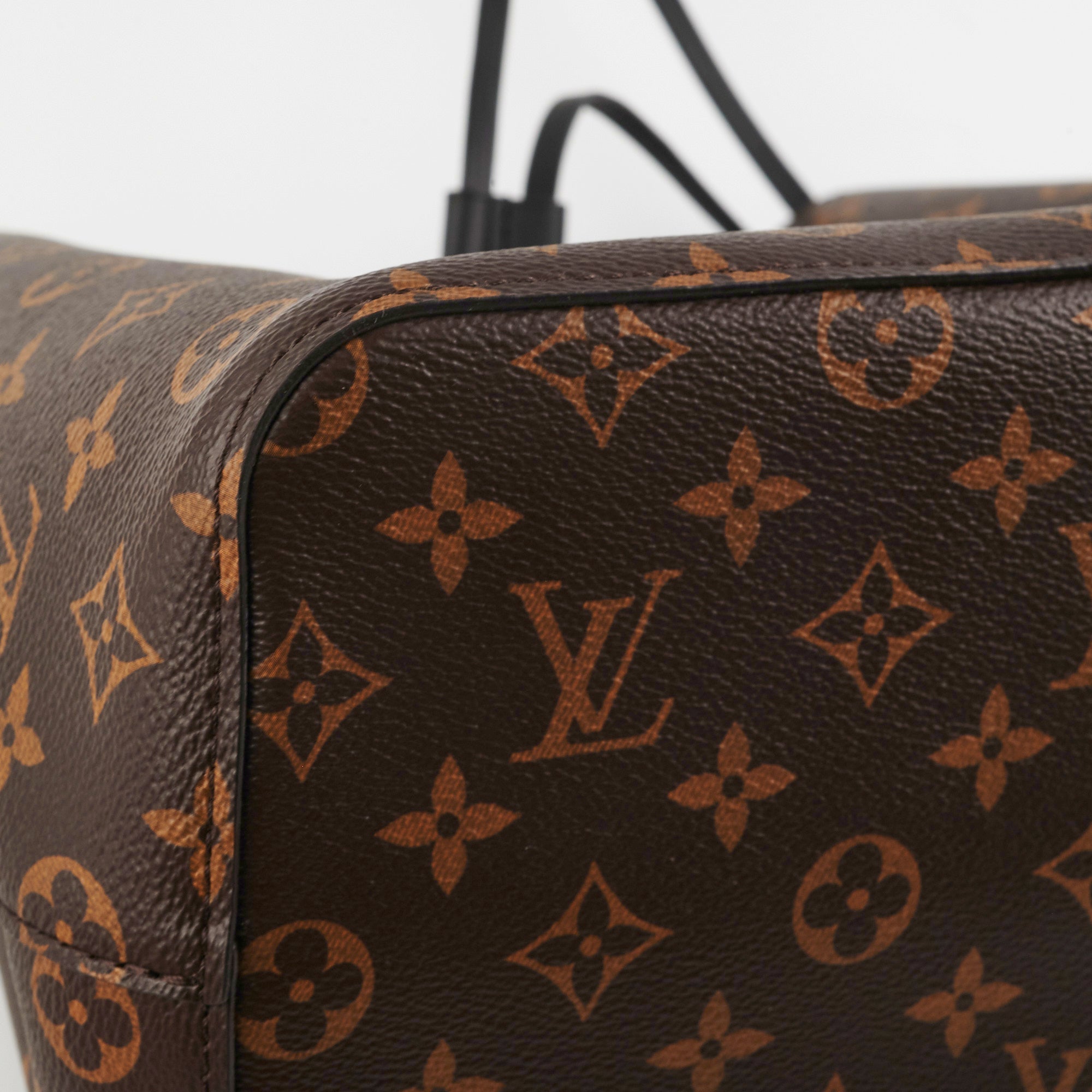 Louis Vuitton Neo Noe Monogram Black