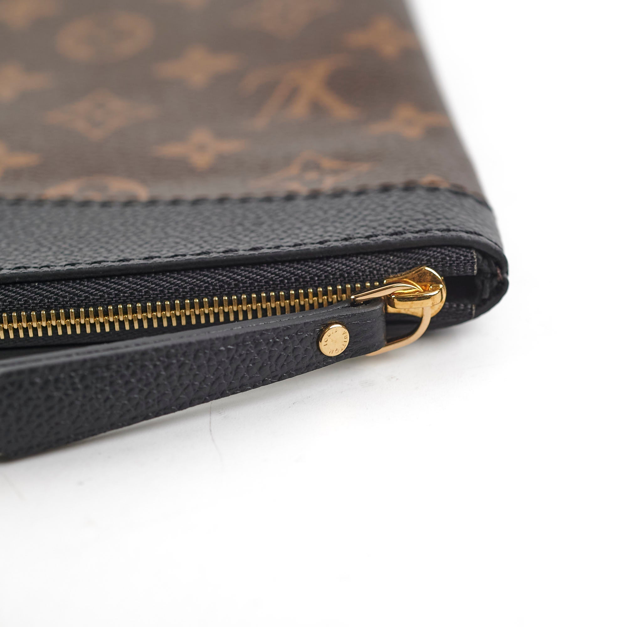 Louis Vuitton Daily Pouch Monogram