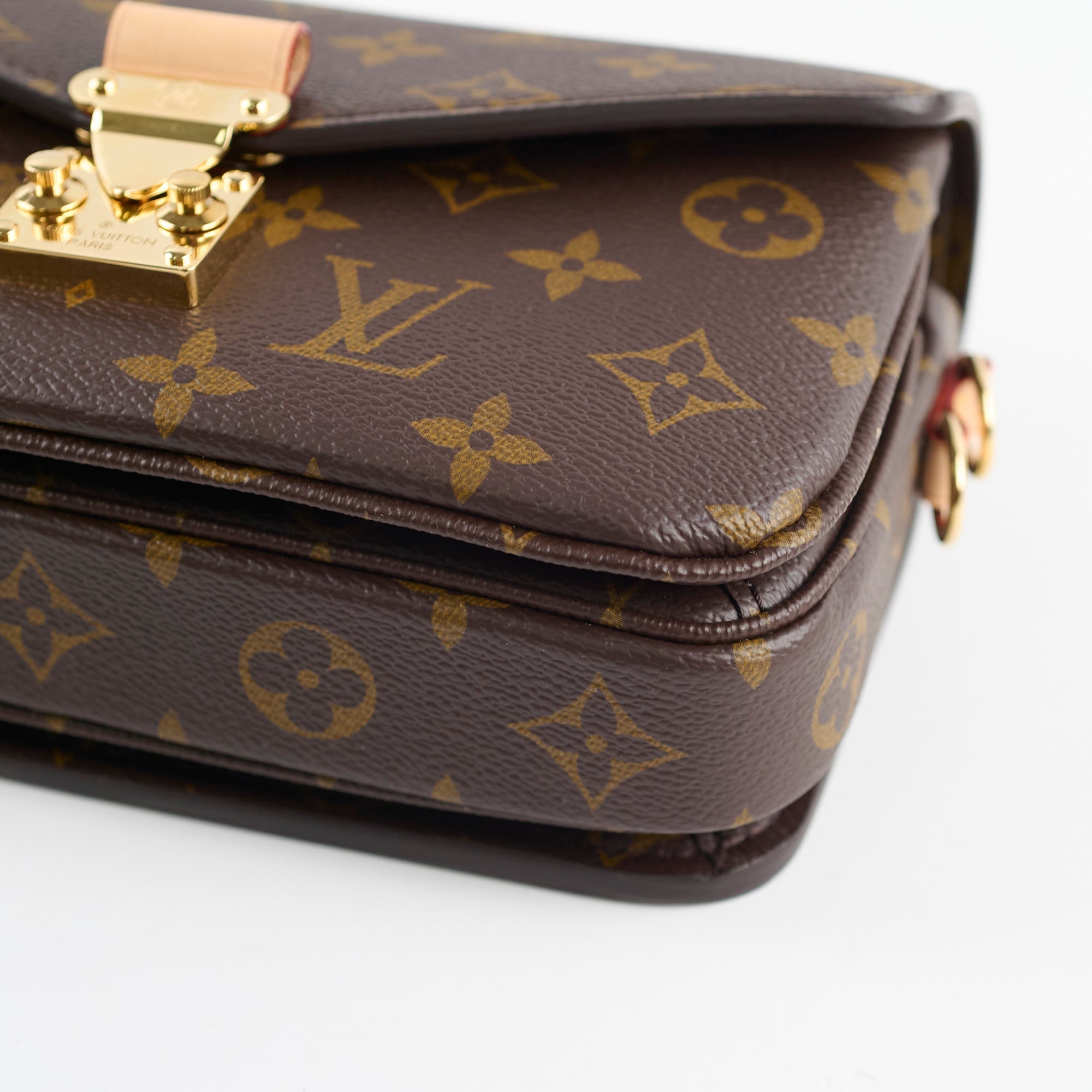 Louis Vuitton Pochette Metis East West Monogram