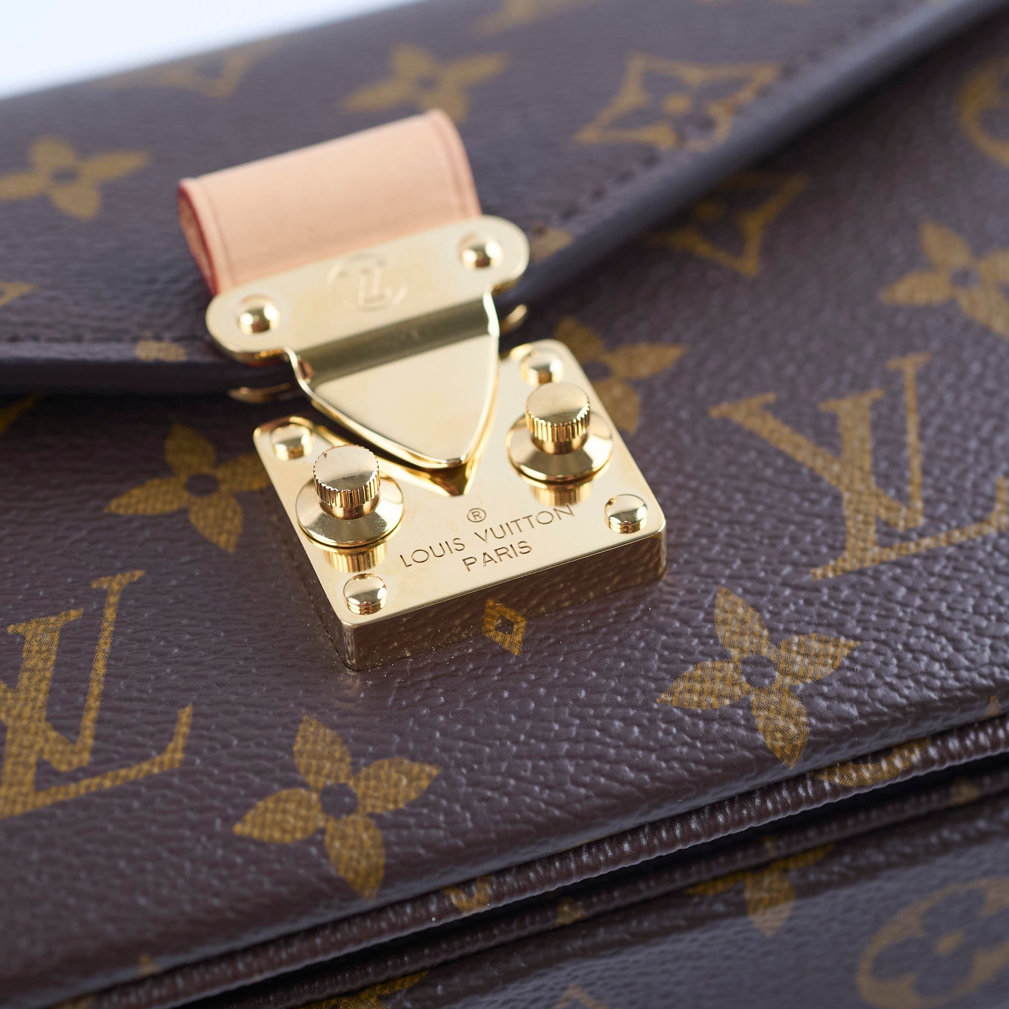 Louis Vuitton Pochette Metis East West Monogram