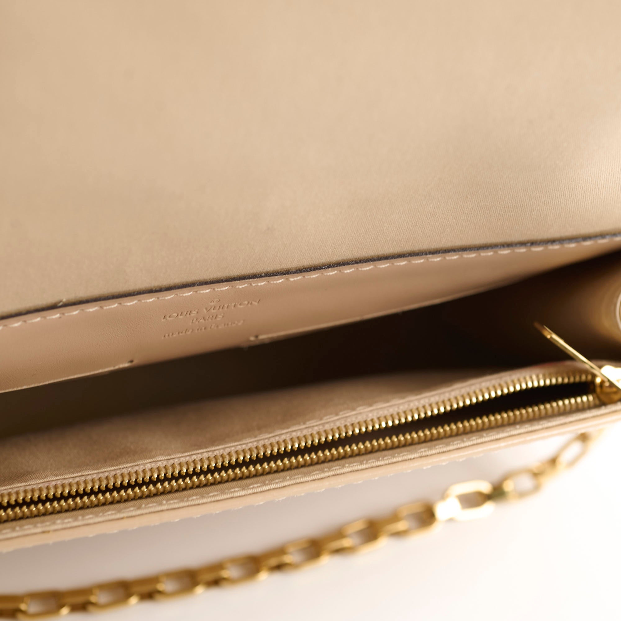Louis Vuitton Monogram Vernis Ana Clutch Beige