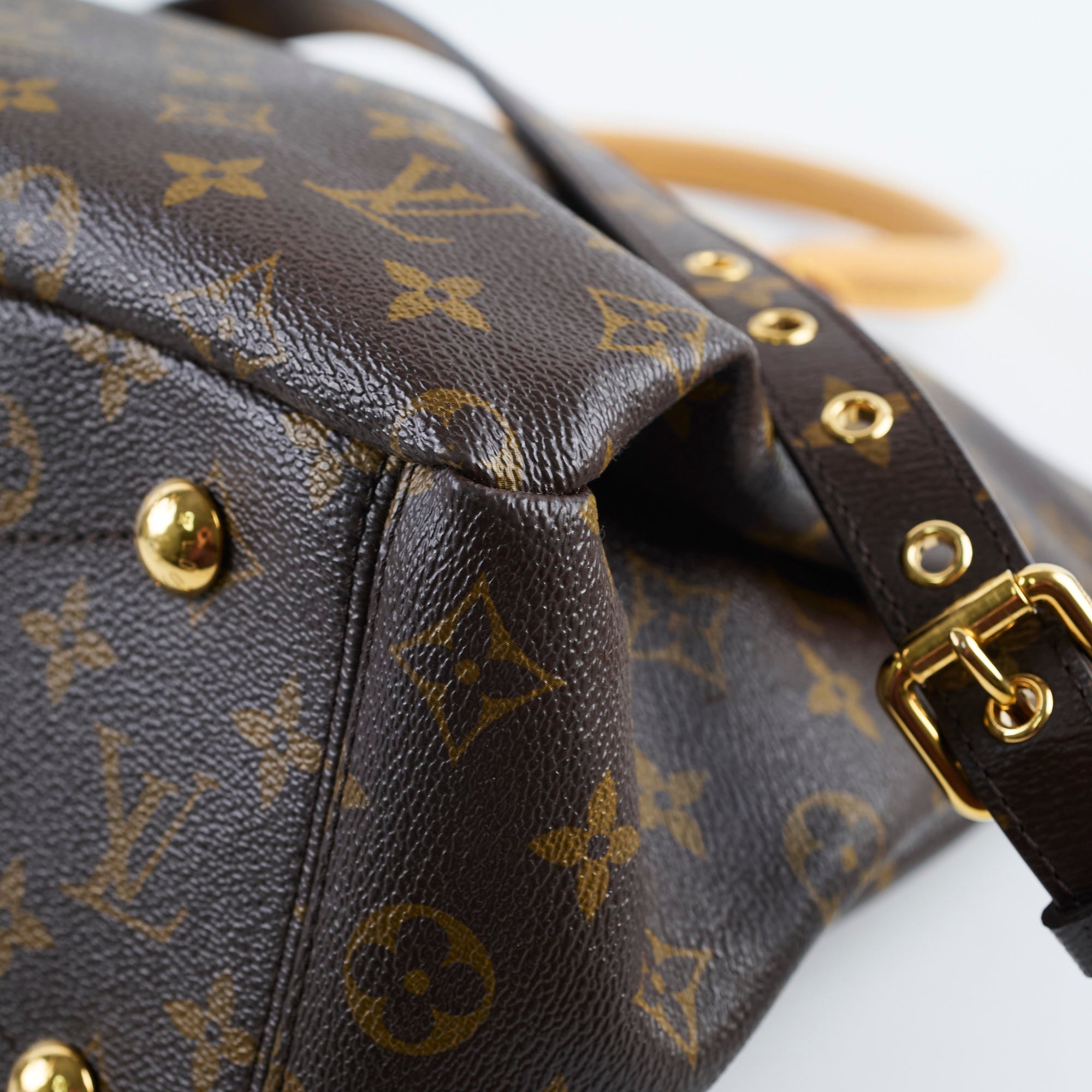 Louis Vuitton Pallas MM Monogram / Burgundy