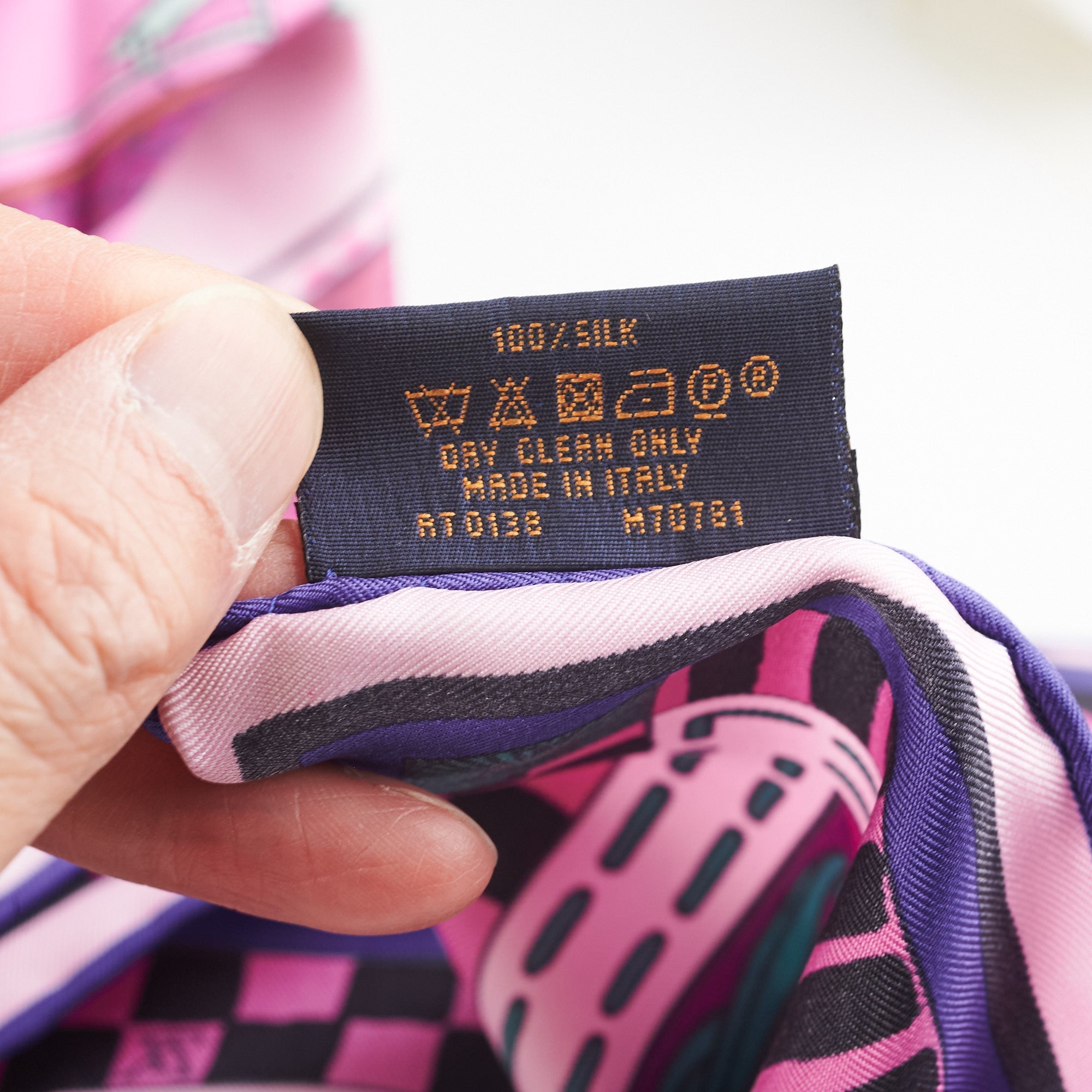 Louis Vuitton Scarf Magenta