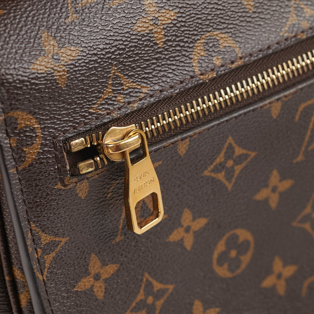 Louis Vuitton Pochette Metis Monogram