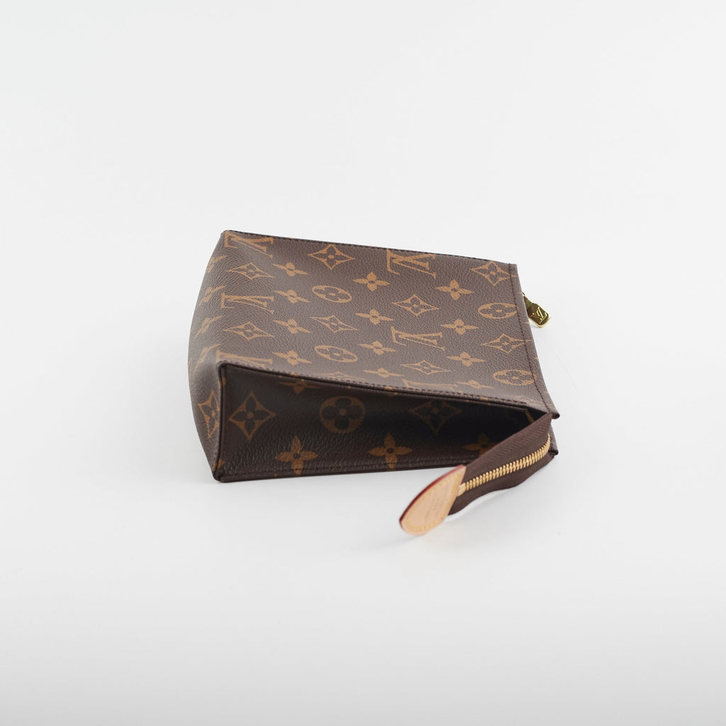 Louis Vuitton Toilet Set 15 19 26 Monogran