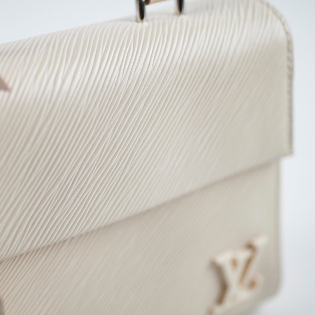 Deal of The Week - Louis Vuitton Mini Clunny Ivory