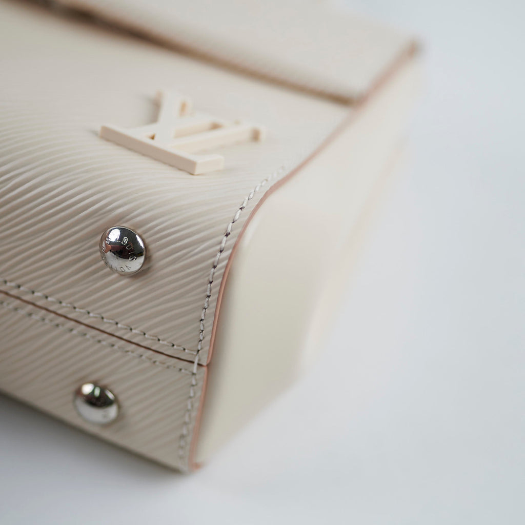 Deal of The Week - Louis Vuitton Mini Clunny Ivory
