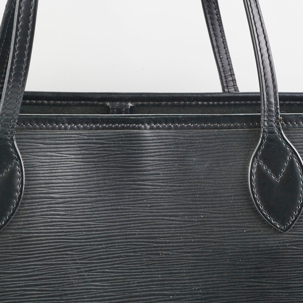 Louis Vuitton Neverfull MM Epi Black